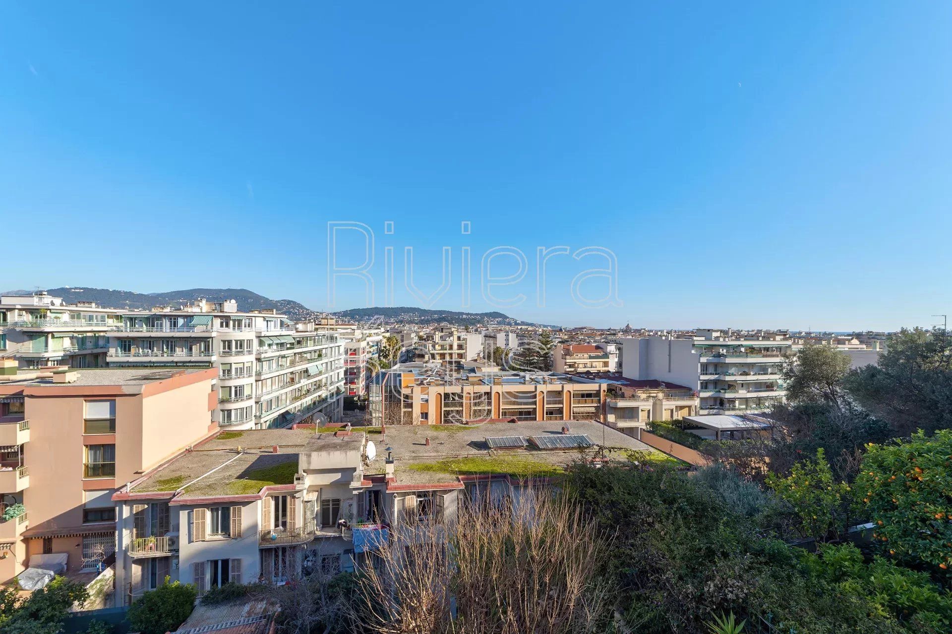 Condominium in Nice, Alpes-Maritimes 12520739