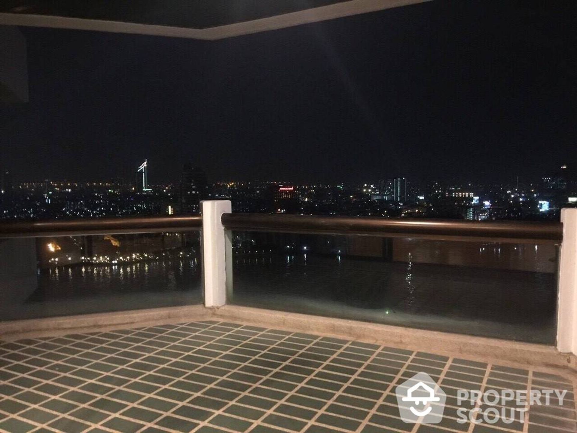 Condominium in , Krung Thep Maha Nakhon 12521444