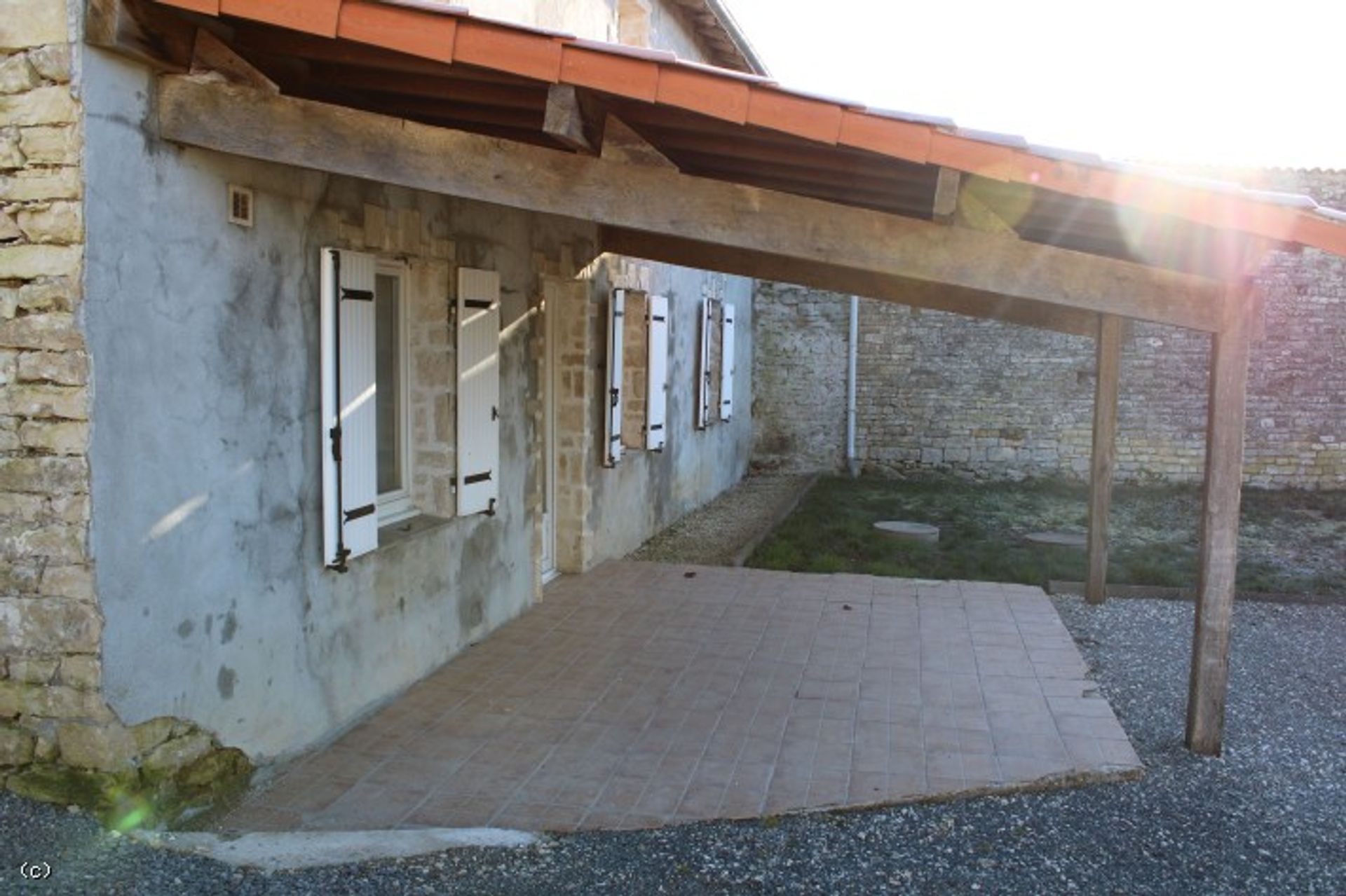 Rumah di Ruffec, Nouvelle-Aquitaine 12522328