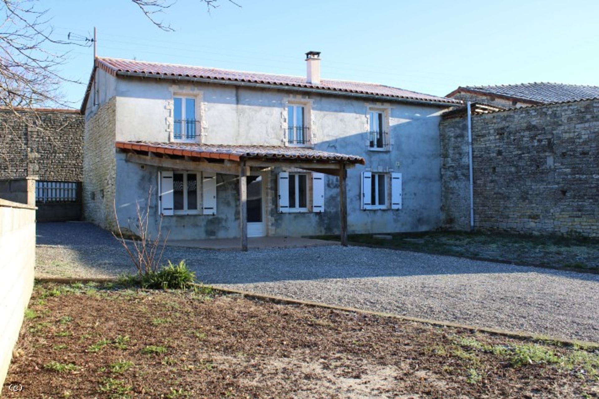 Rumah di Ruffec, Nouvelle-Aquitaine 12522328