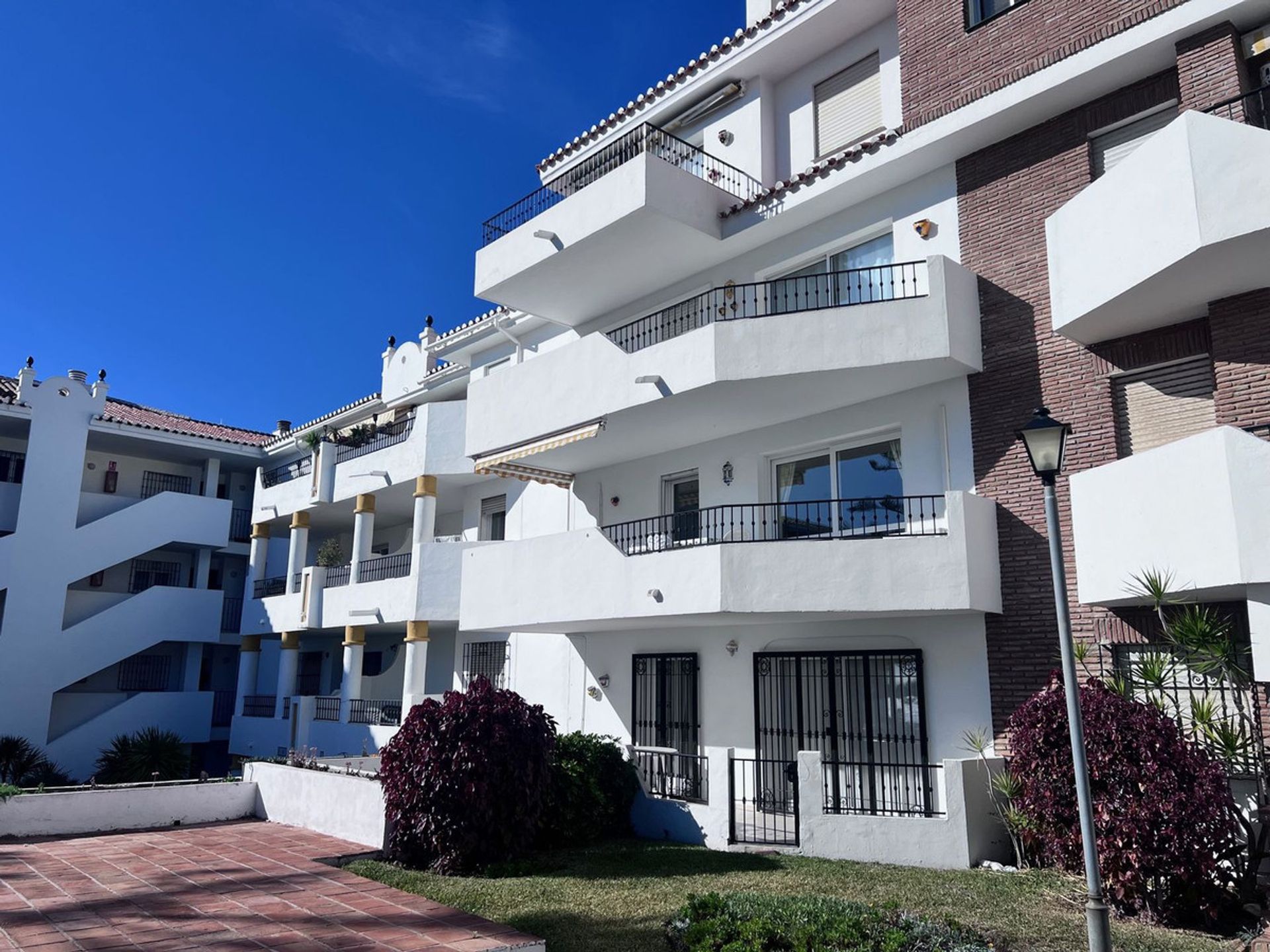 Condominium in Urbanización Riviera Sol, Andalucía 12522488