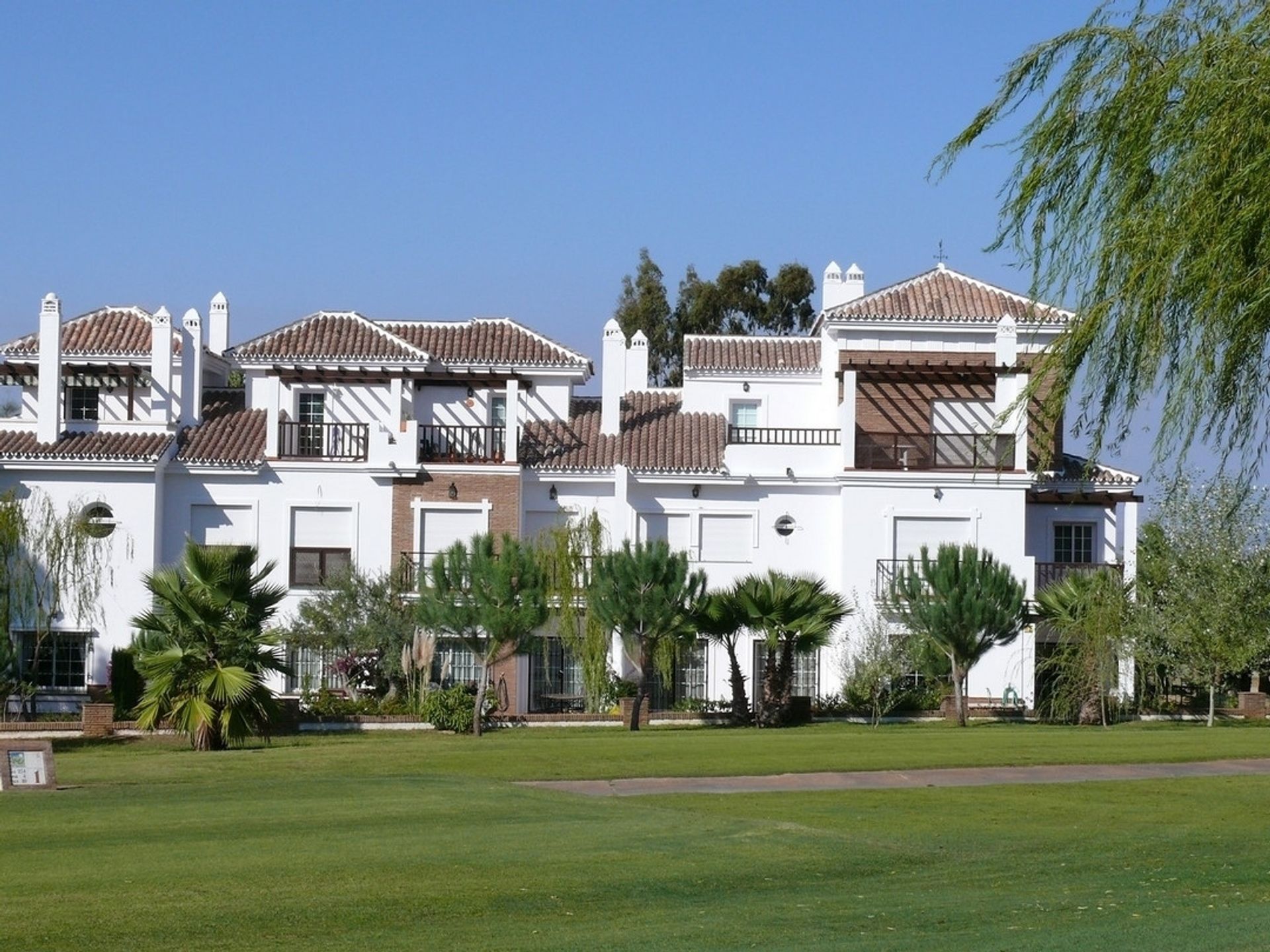 房子 在 Alhaurín de la Torre, Andalusia 12522529