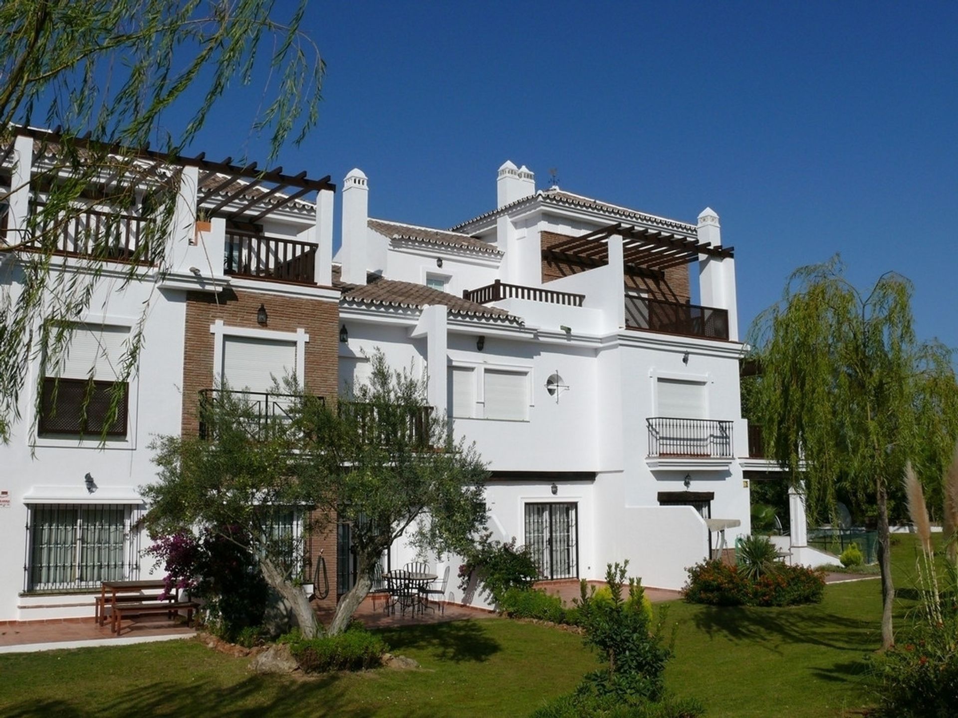 房子 在 Alhaurín de la Torre, Andalusia 12522529