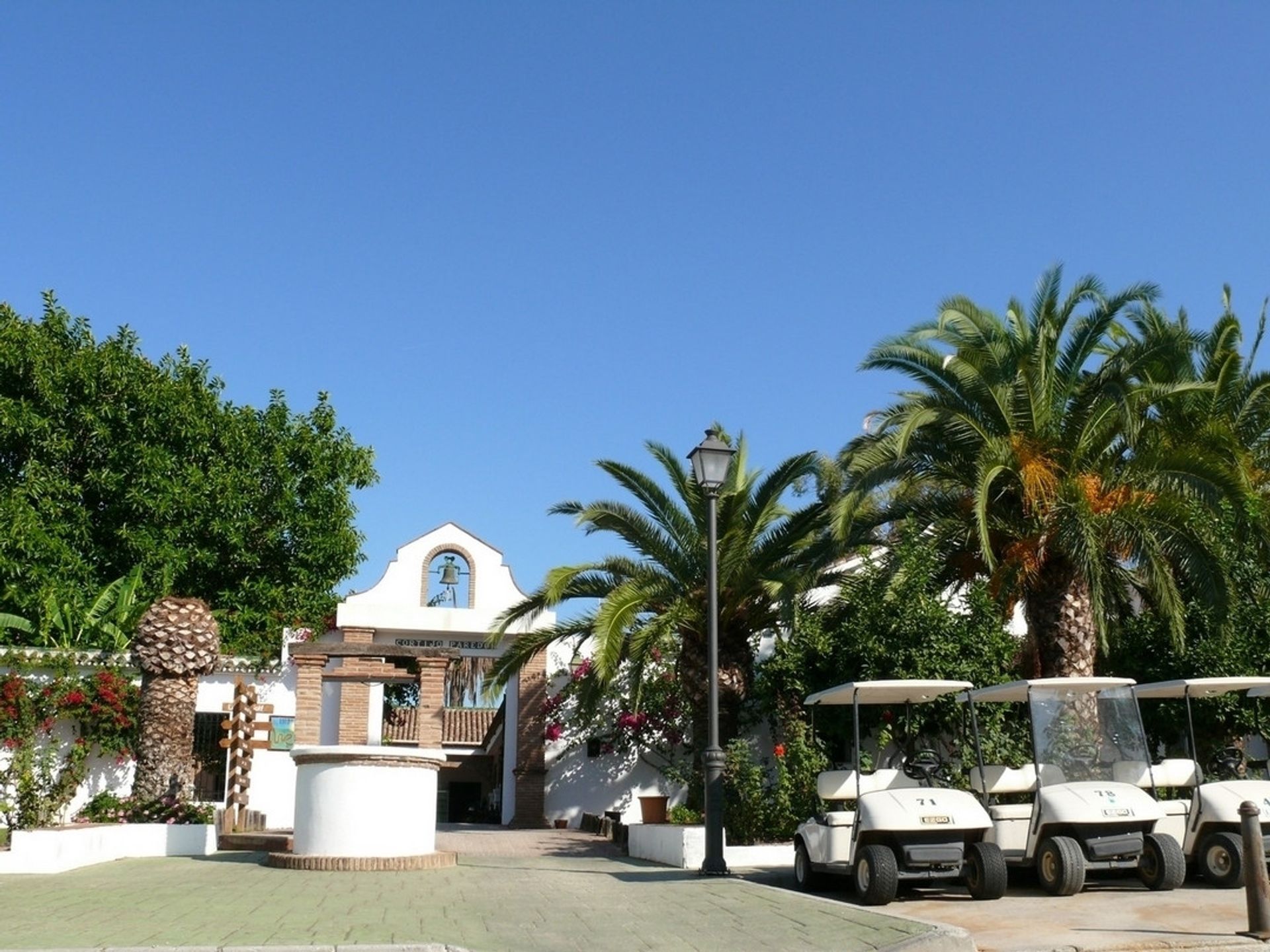 房子 在 Alhaurín de la Torre, Andalusia 12522529