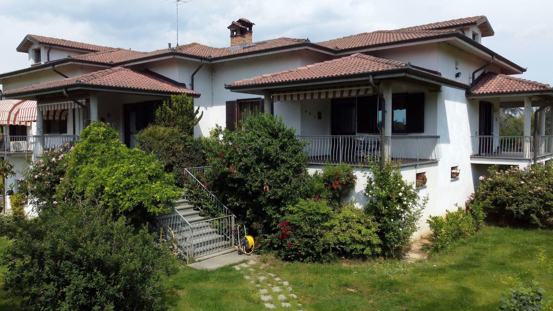 Hus i Alessandria, Piemonte 12523894