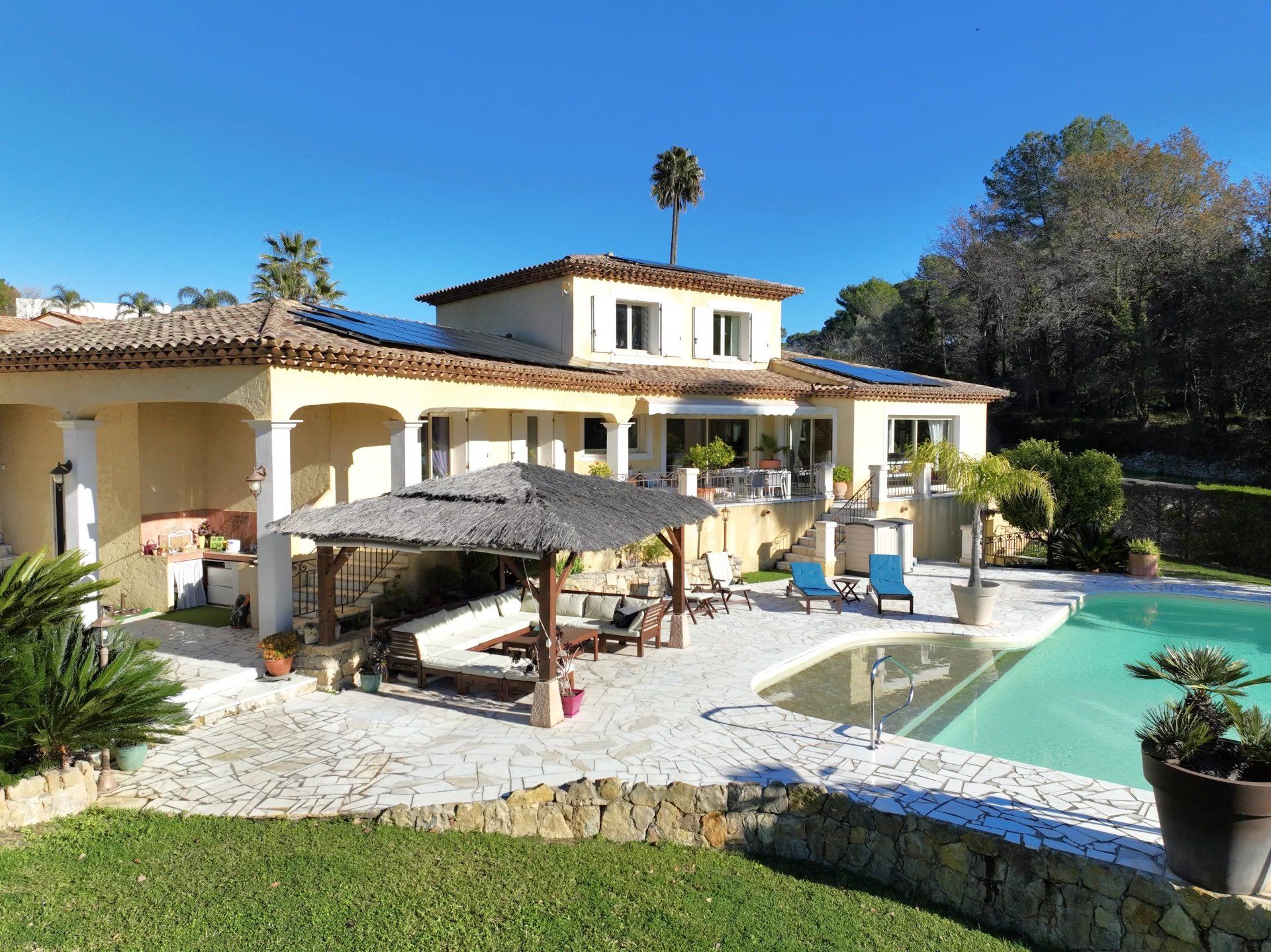 Kediaman dalam Mougins, Alpes-Maritimes 12524704