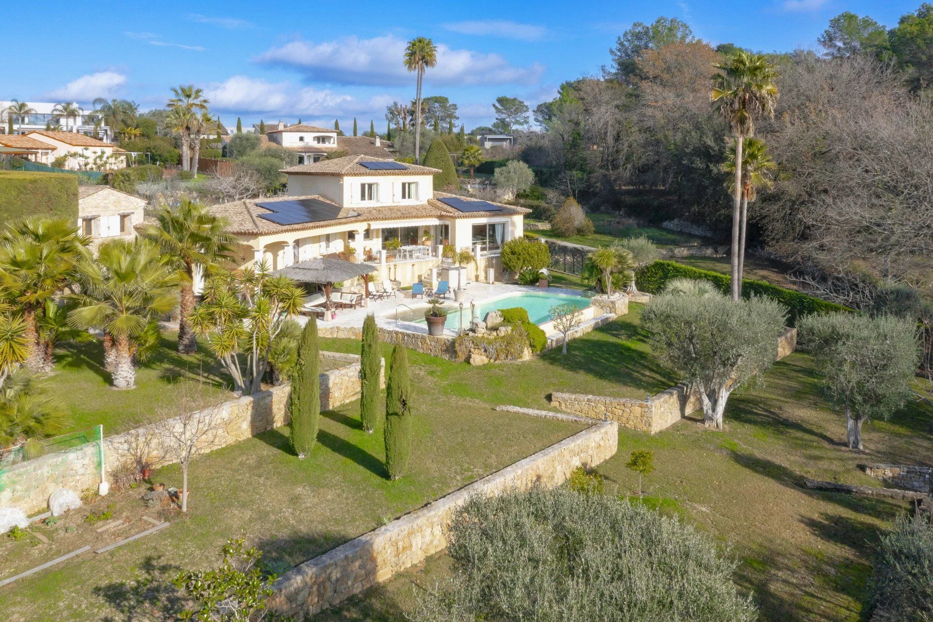 Kediaman dalam Mougins, Alpes-Maritimes 12524704