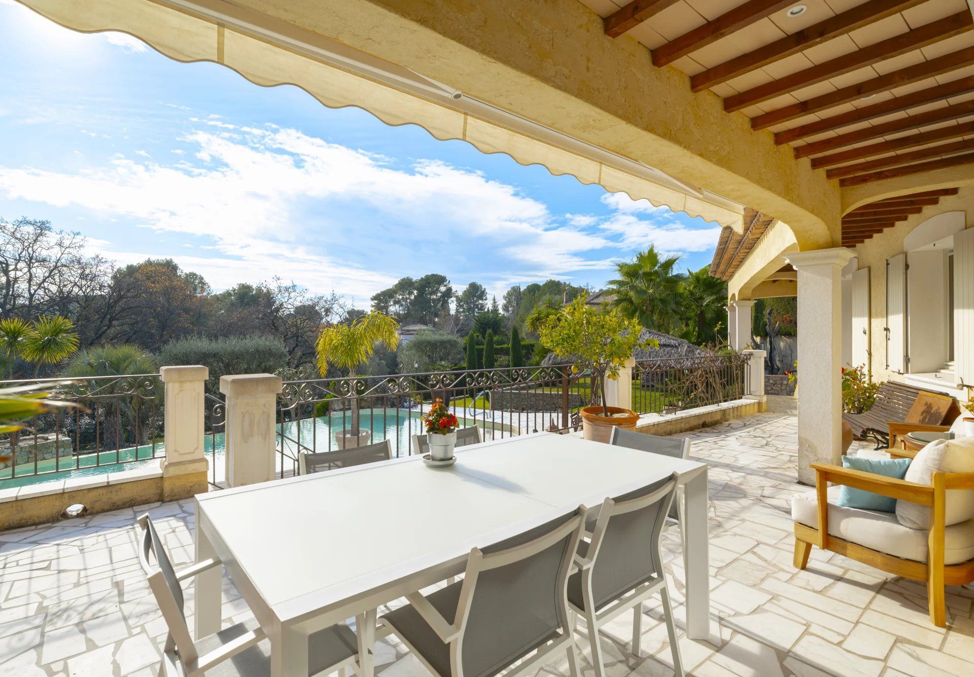 Kediaman dalam Mougins, Alpes-Maritimes 12524704