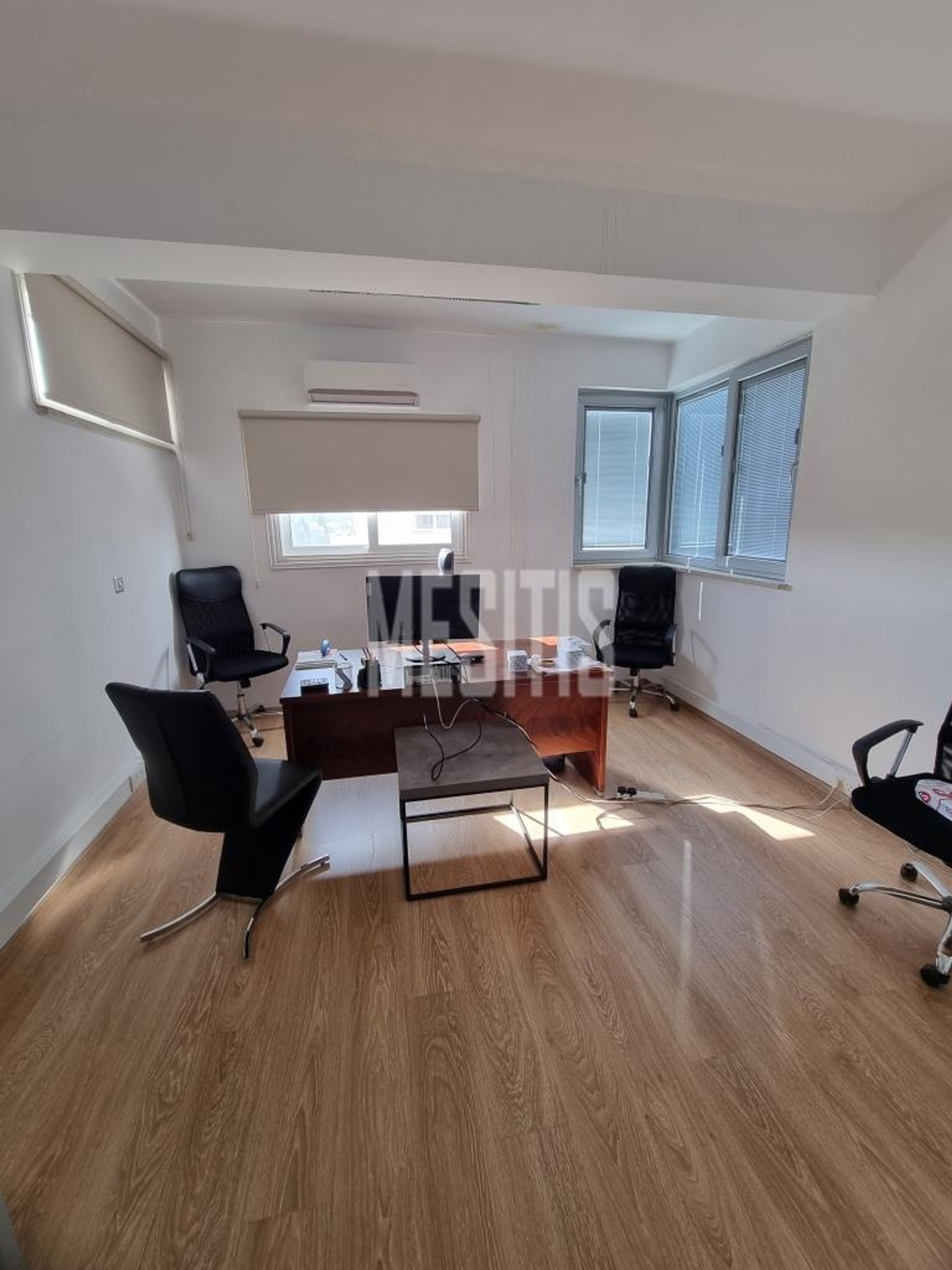 Pejabat dalam Nicosia, Lefkosia 12525026