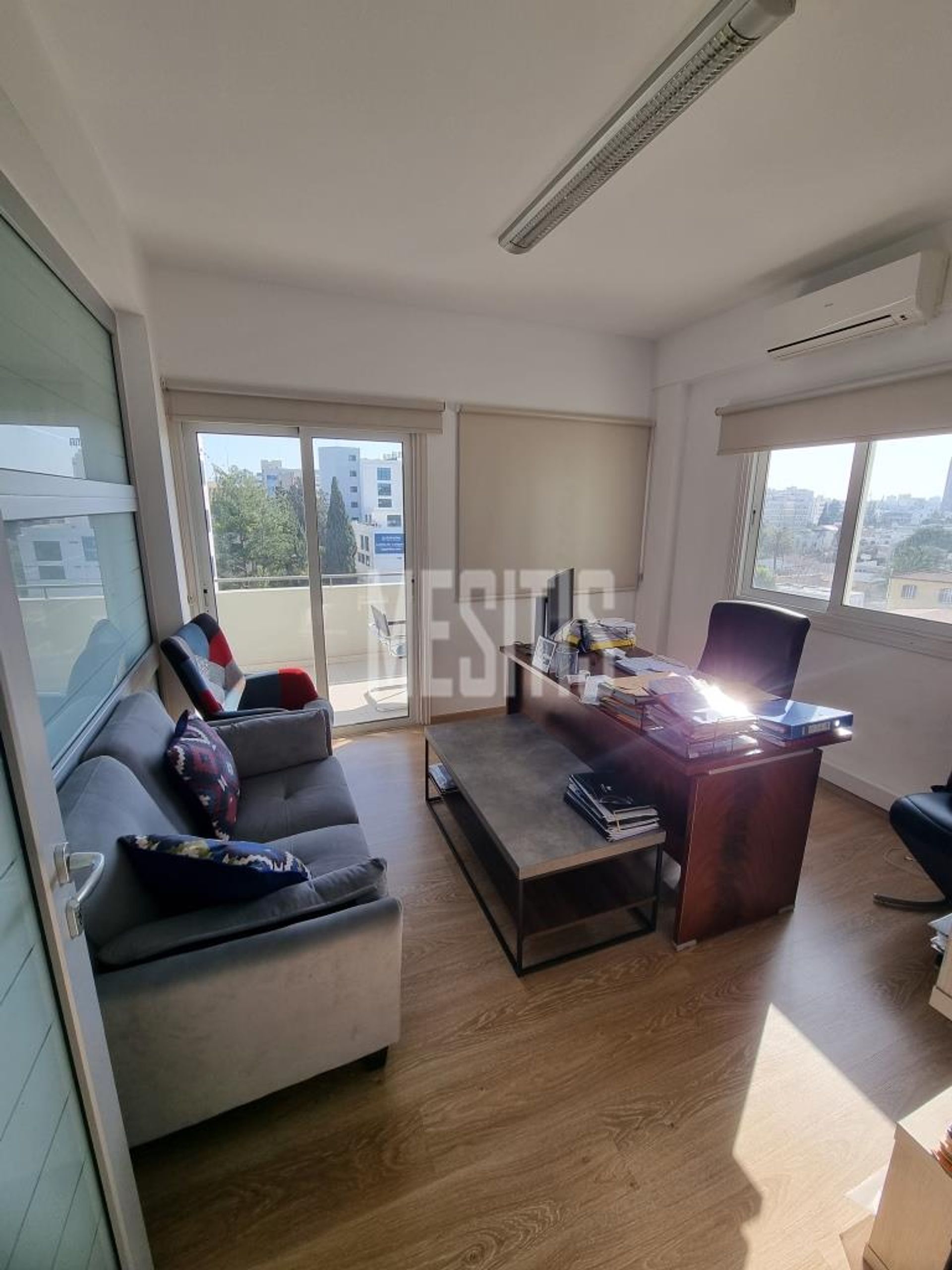 Pejabat dalam Nicosia, Lefkosia 12525027