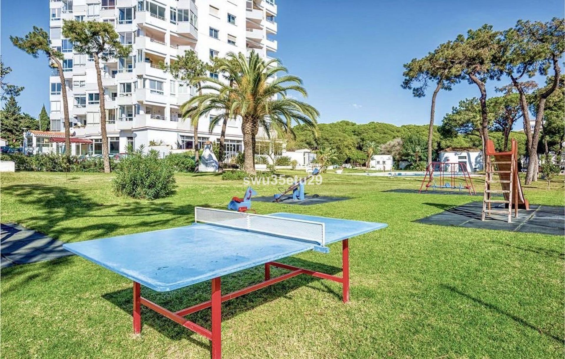 Condominium in Marbella, Andalusië 12525696