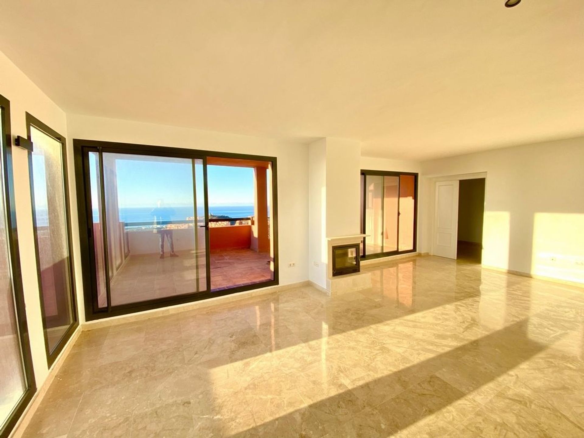 Condominium in Marbella, Andalusia 12525707