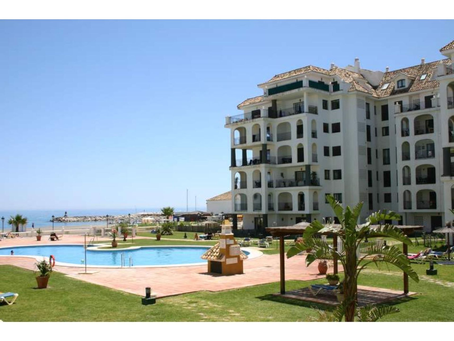 Condominium in Manilva, Andalucía 12525728