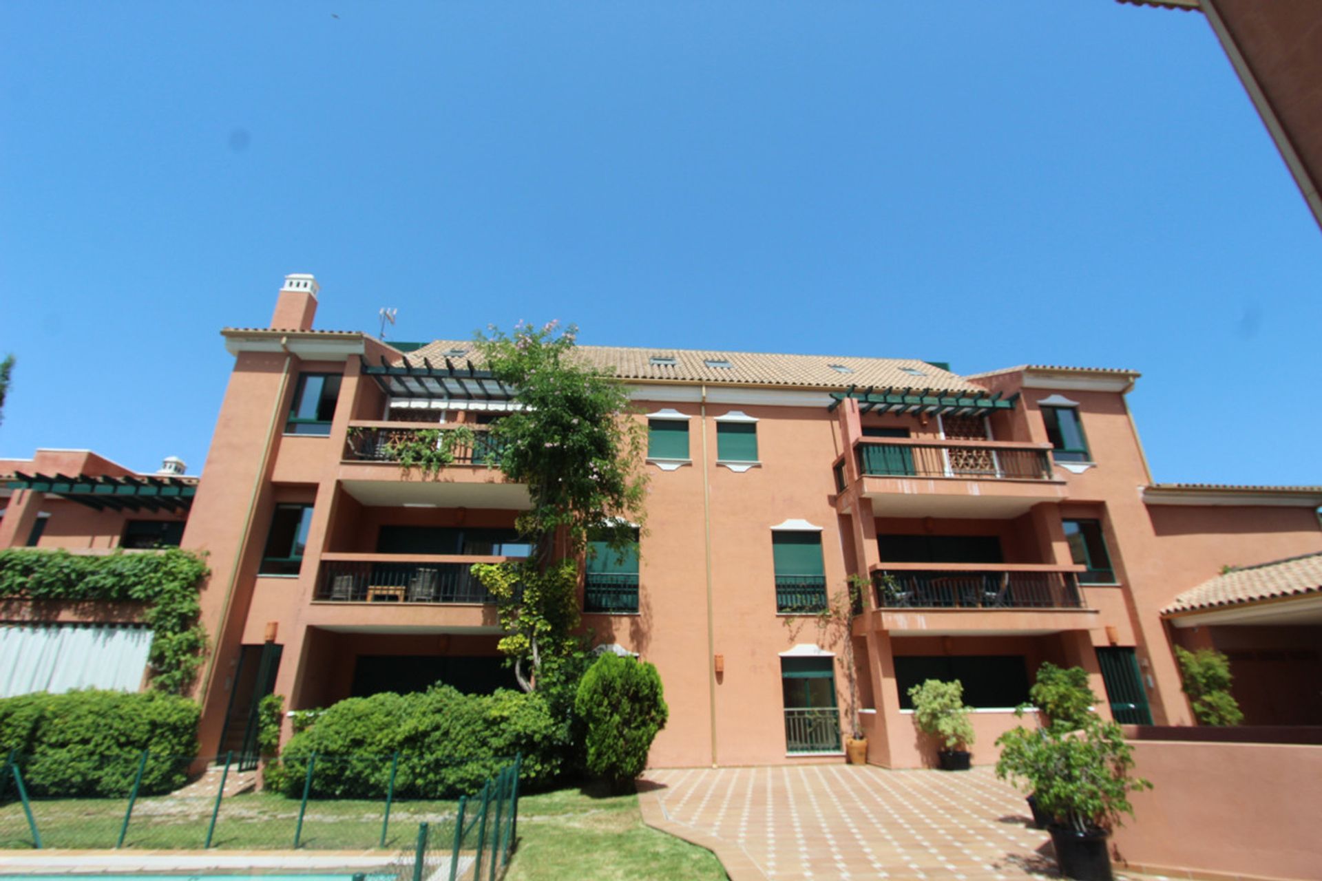 Condominium in Marbella, Andalusia 12526425