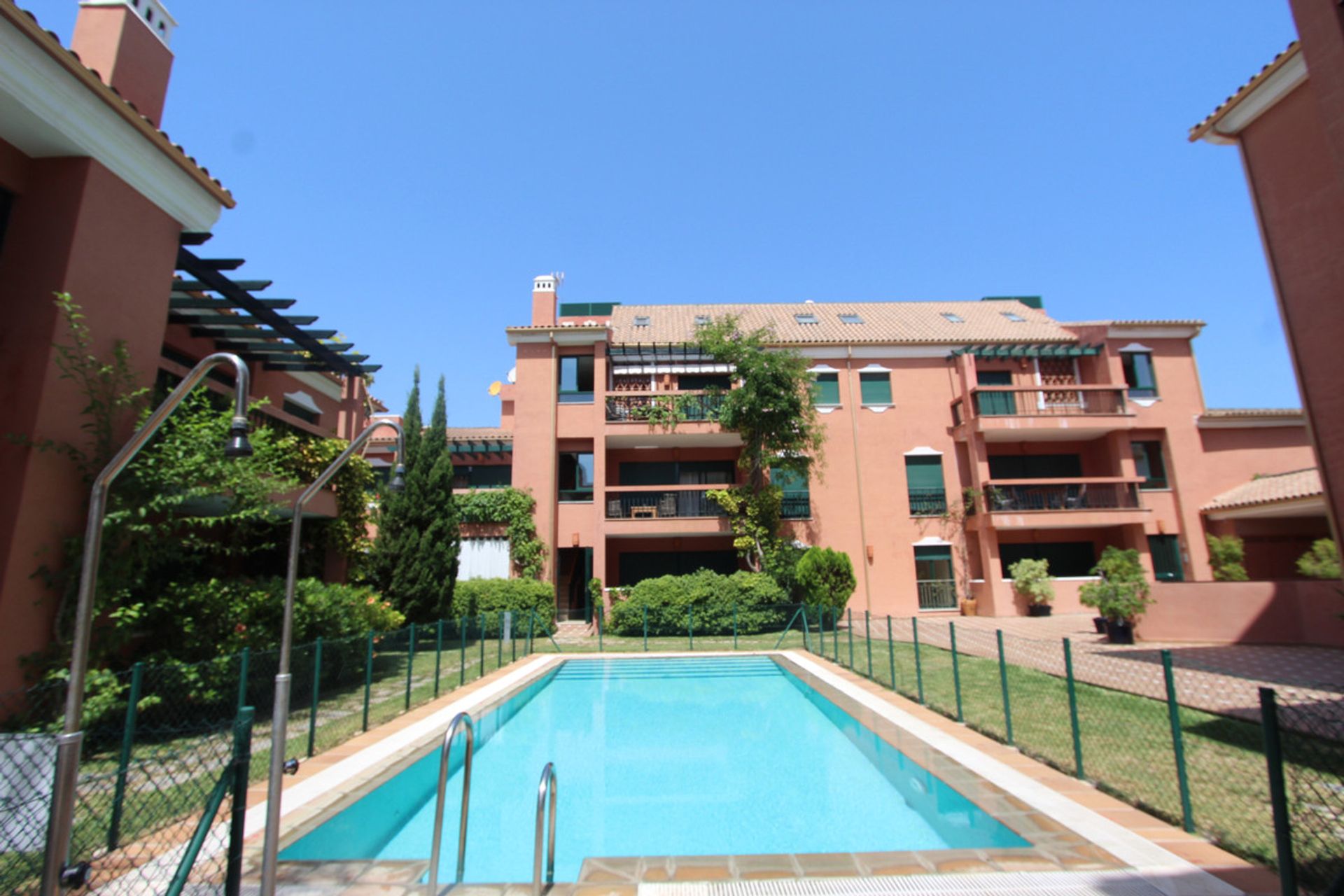 Condominium in Marbella, Andalusia 12526425