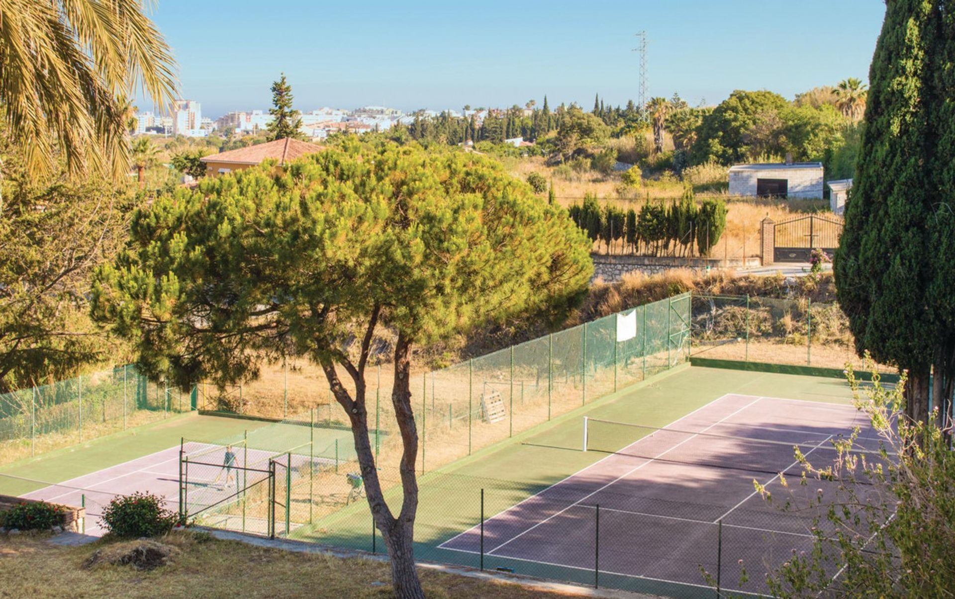 Tanah dalam Fuengirola, Andalusia 12526612