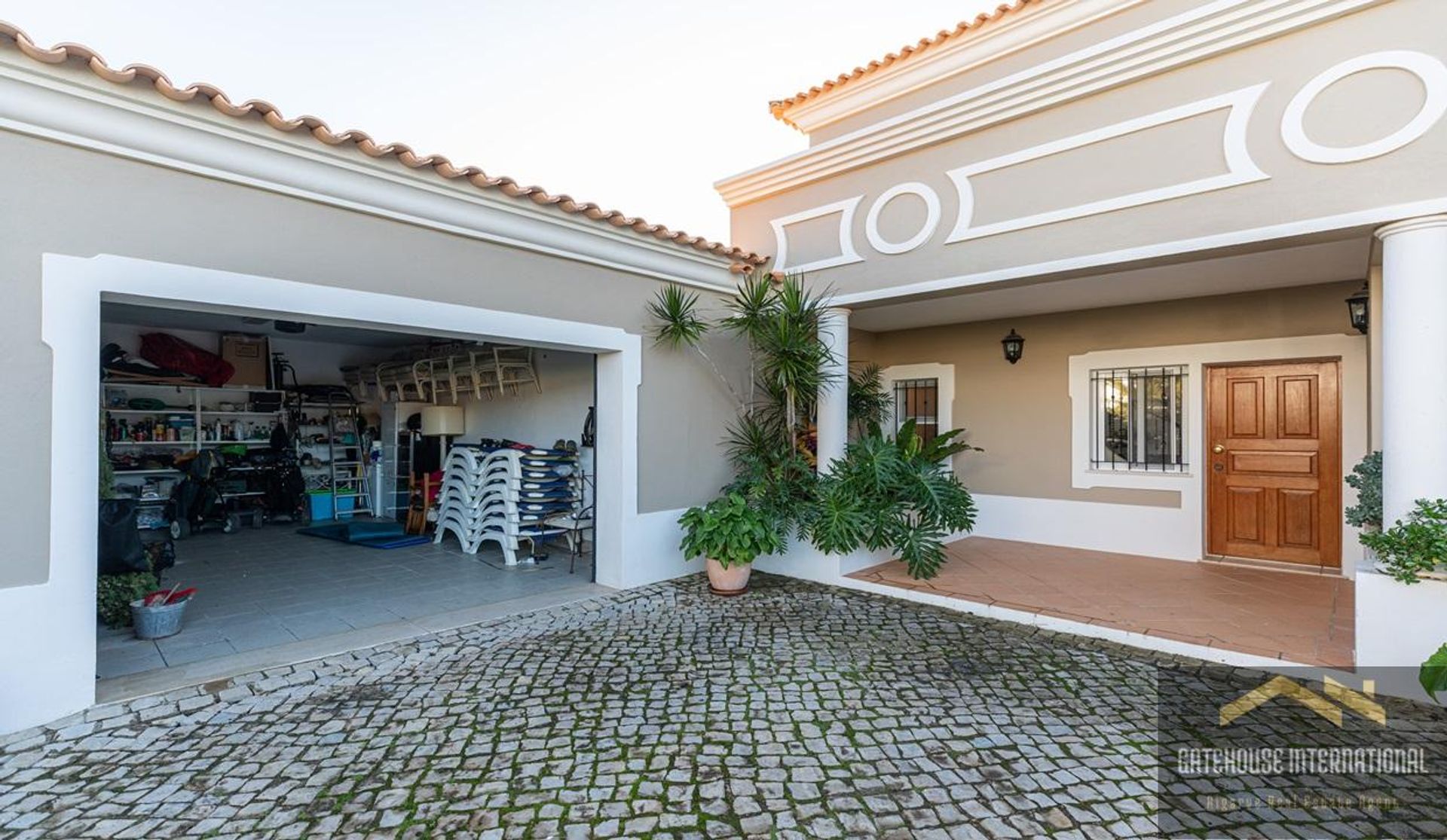 Huis in Quarteira, Faro 12526802