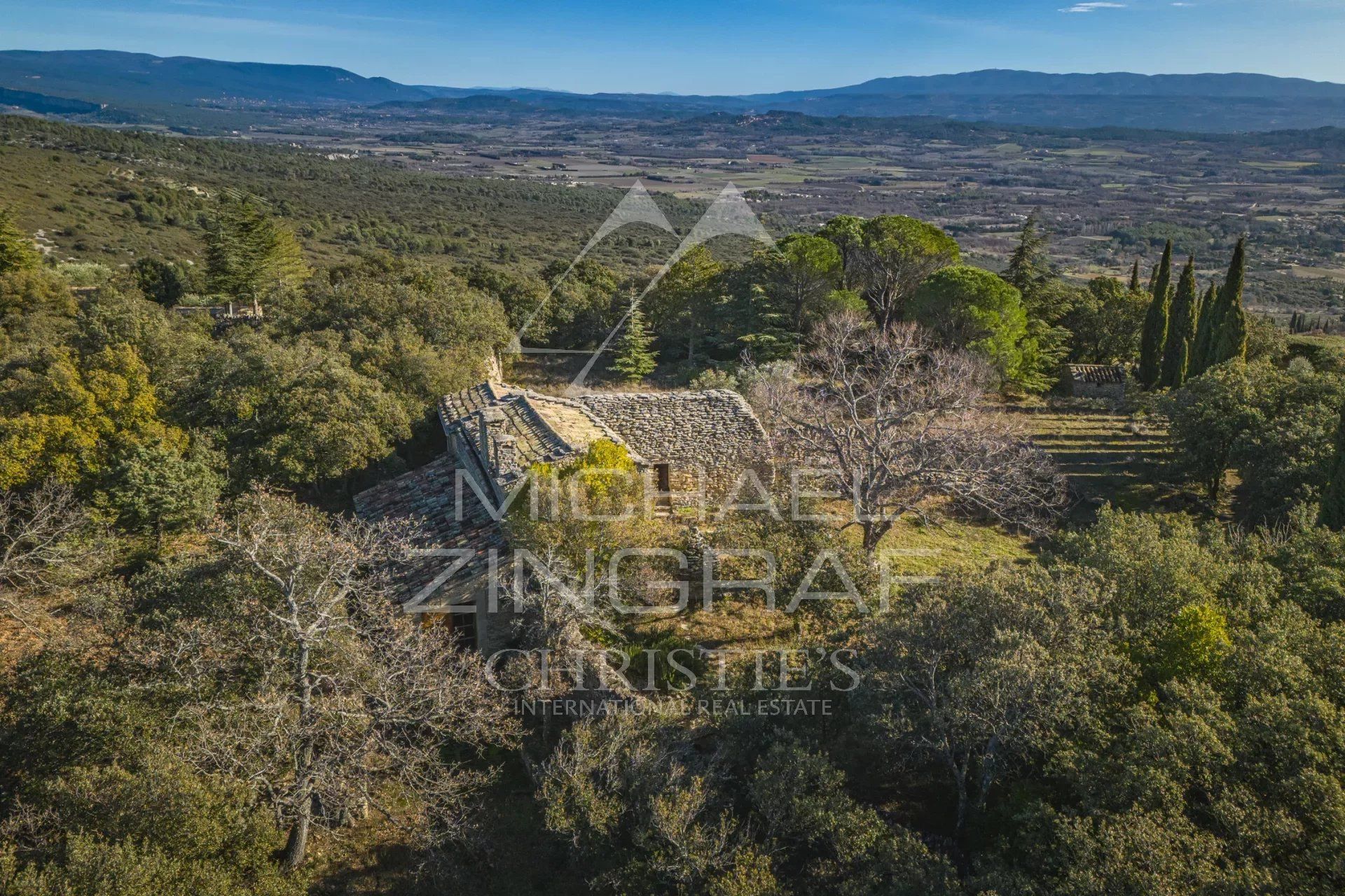 بيت في Gordes, Vaucluse 12527175