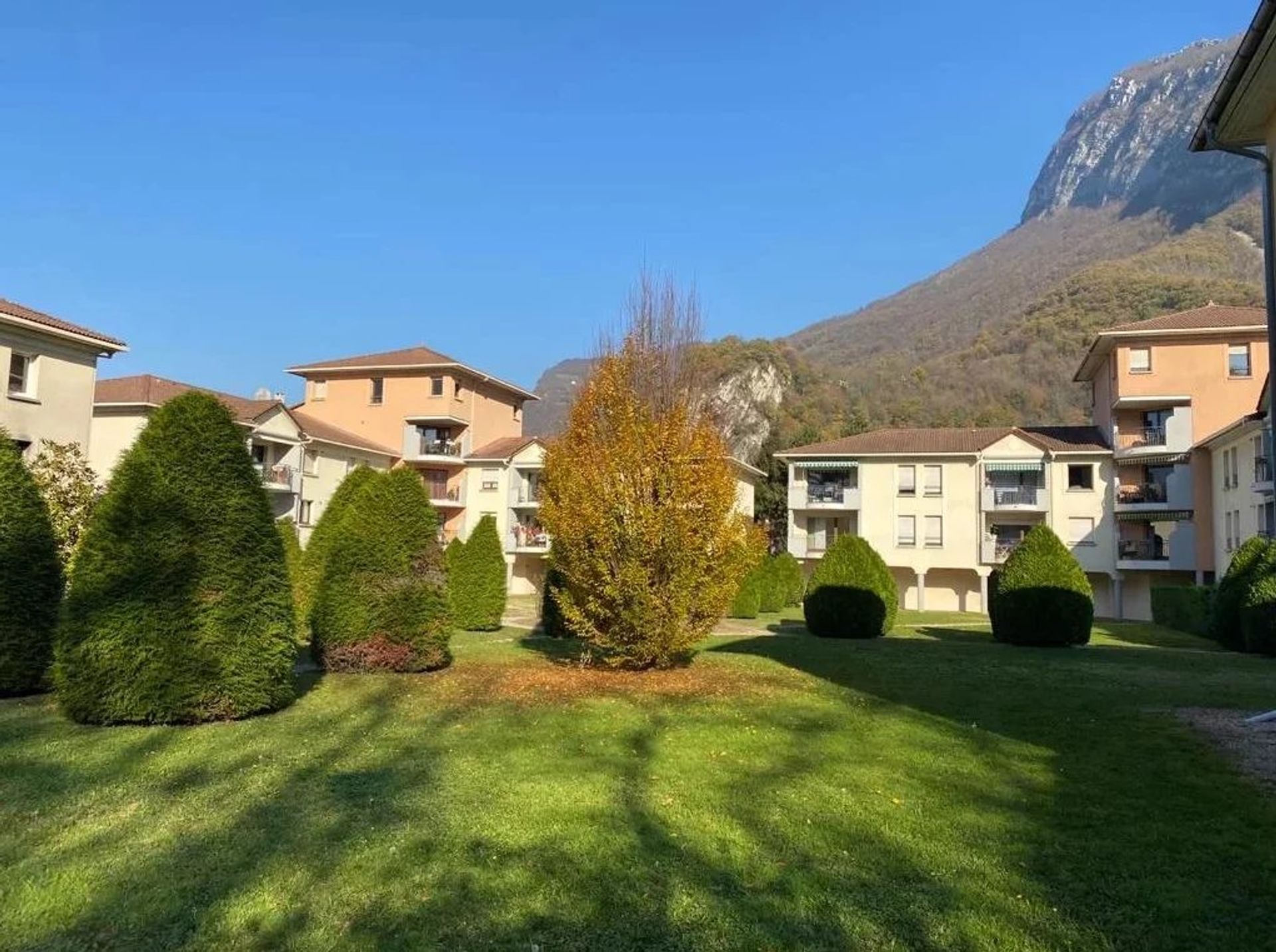 Condominio en Fontanil-Cornillon, Isère 12527518