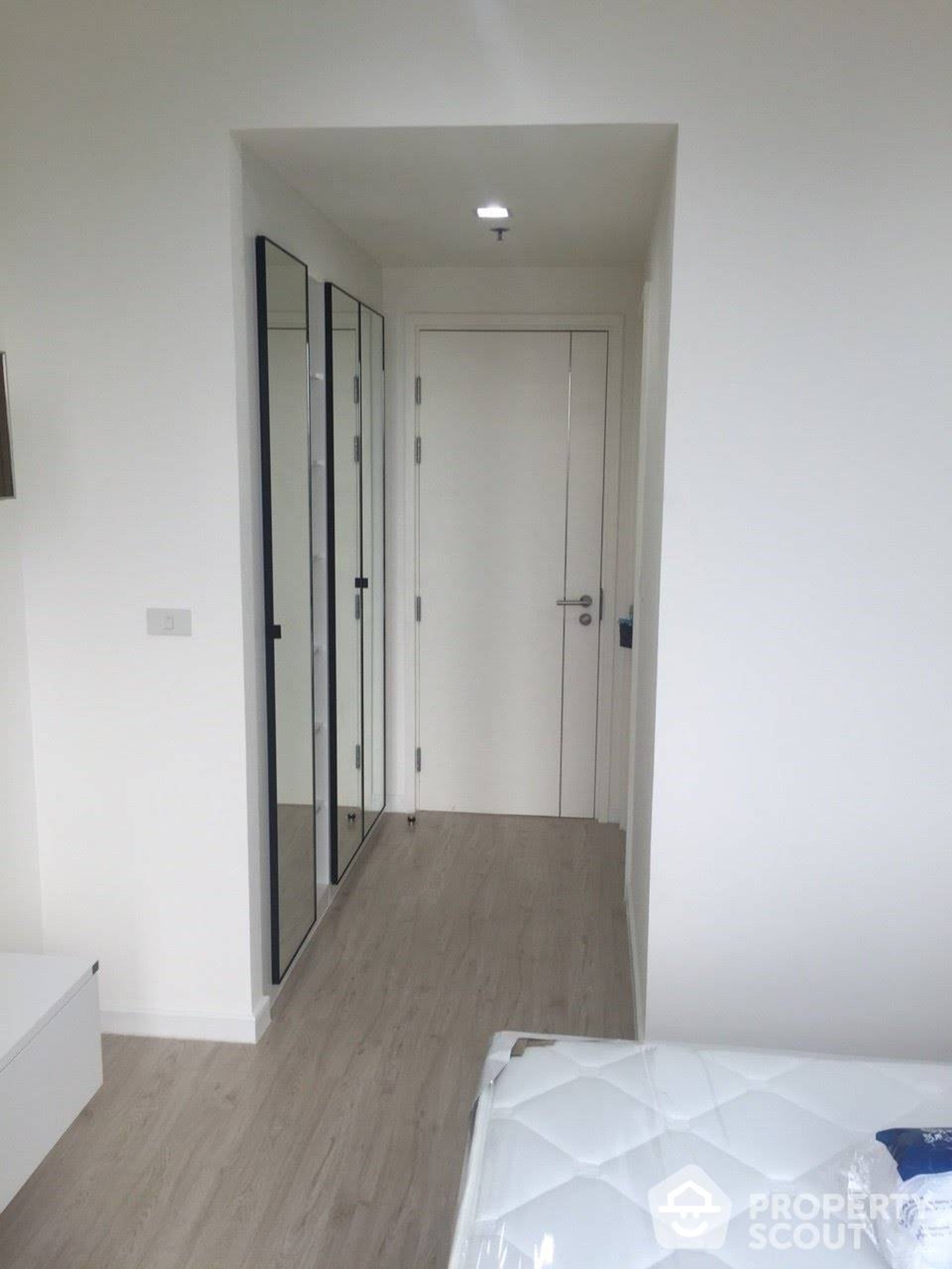 Condominium in Bang Khlo, Krung Thep Maha Nakhon 12528186