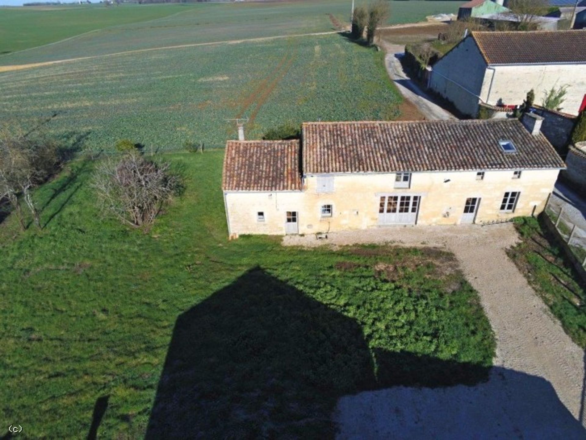 بيت في Villefagnan, Nouvelle-Aquitaine 12528605