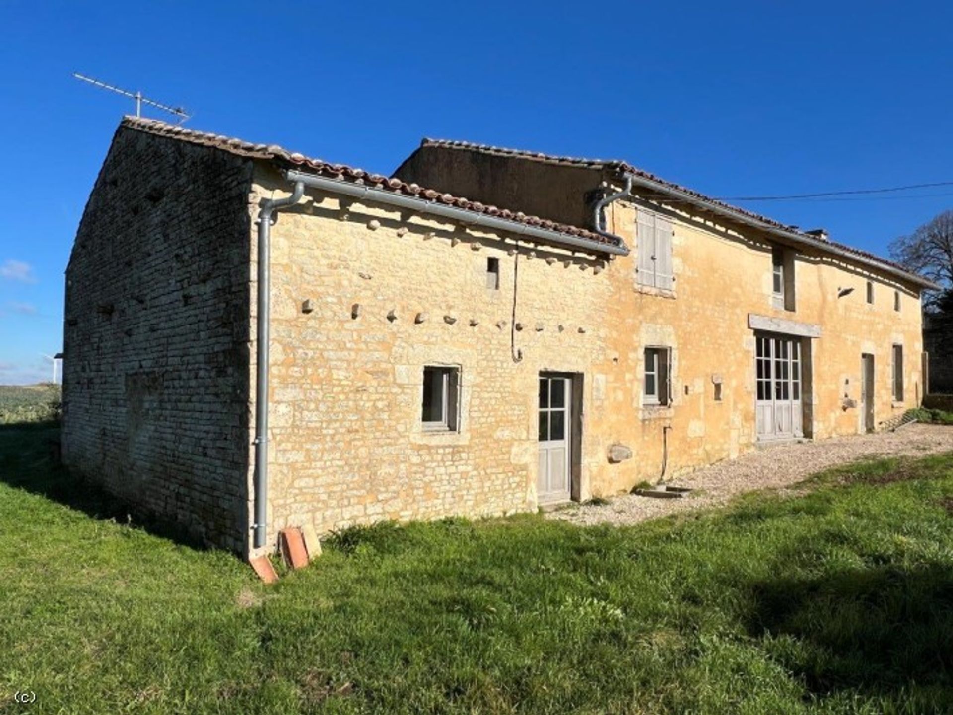 rumah dalam Villefagnan, Nouvelle-Aquitaine 12528605