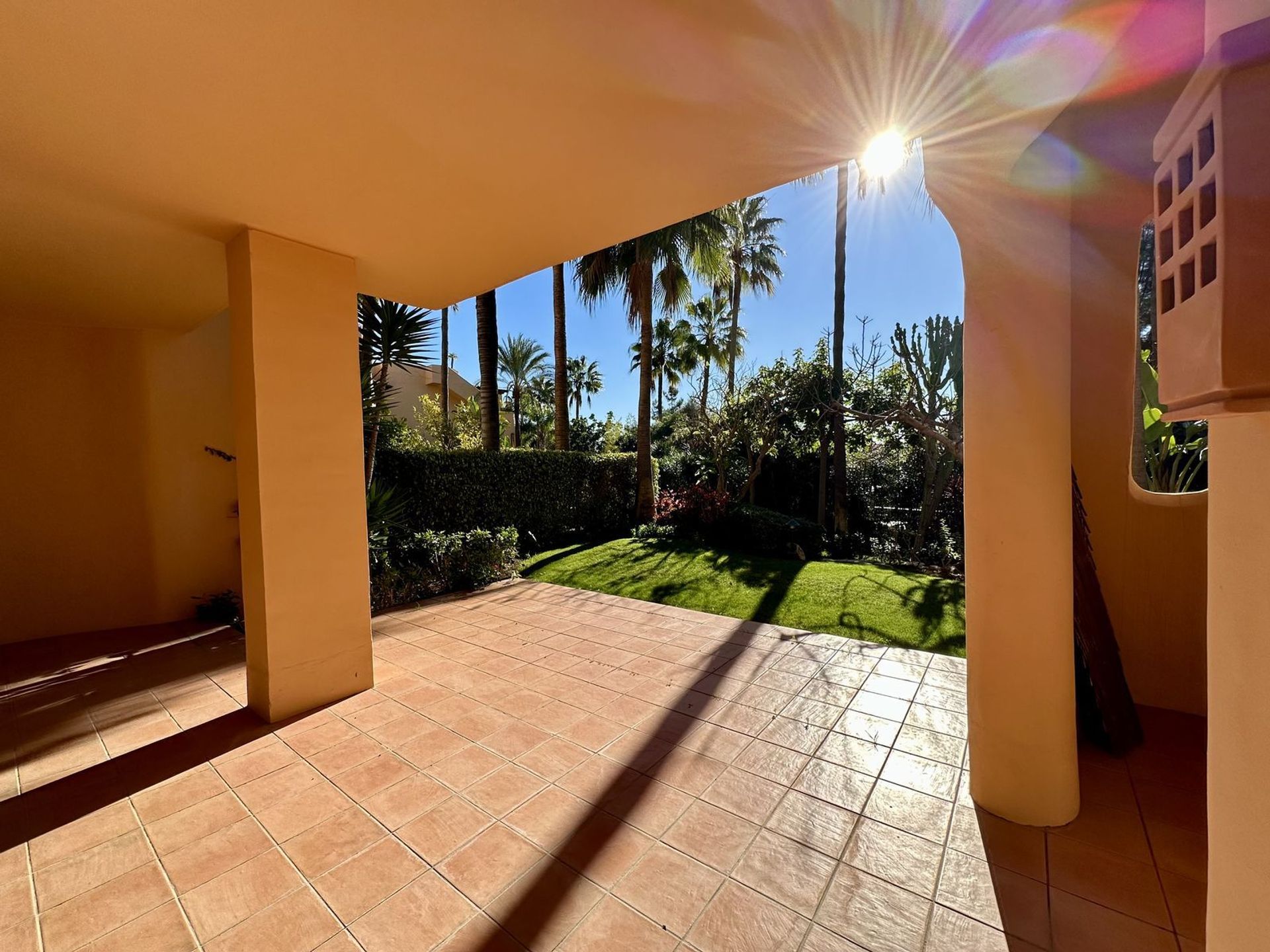 Condominium in Marbella, Andalusië 12528696