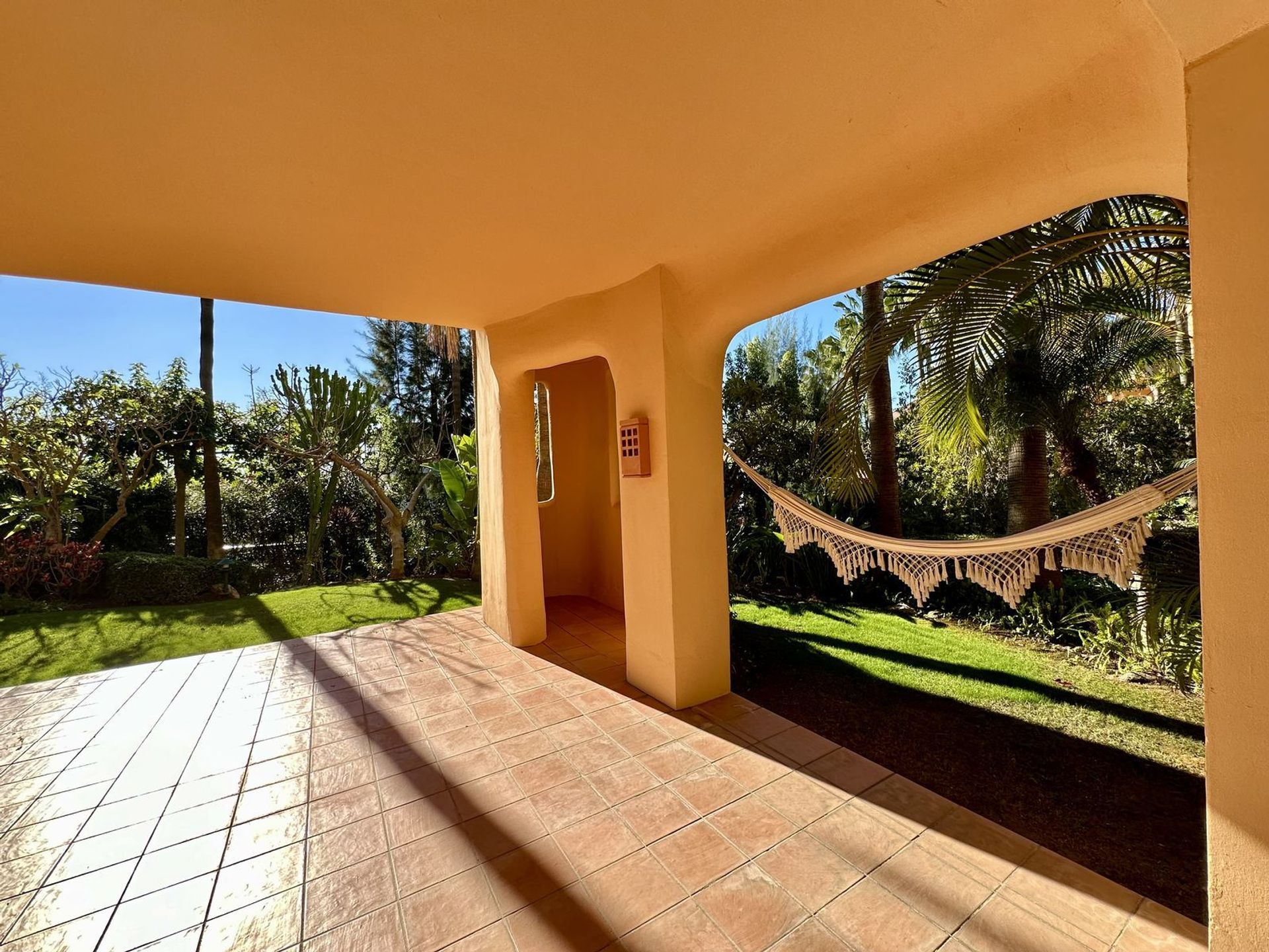 Condominium in Marbella, Andalusië 12528696