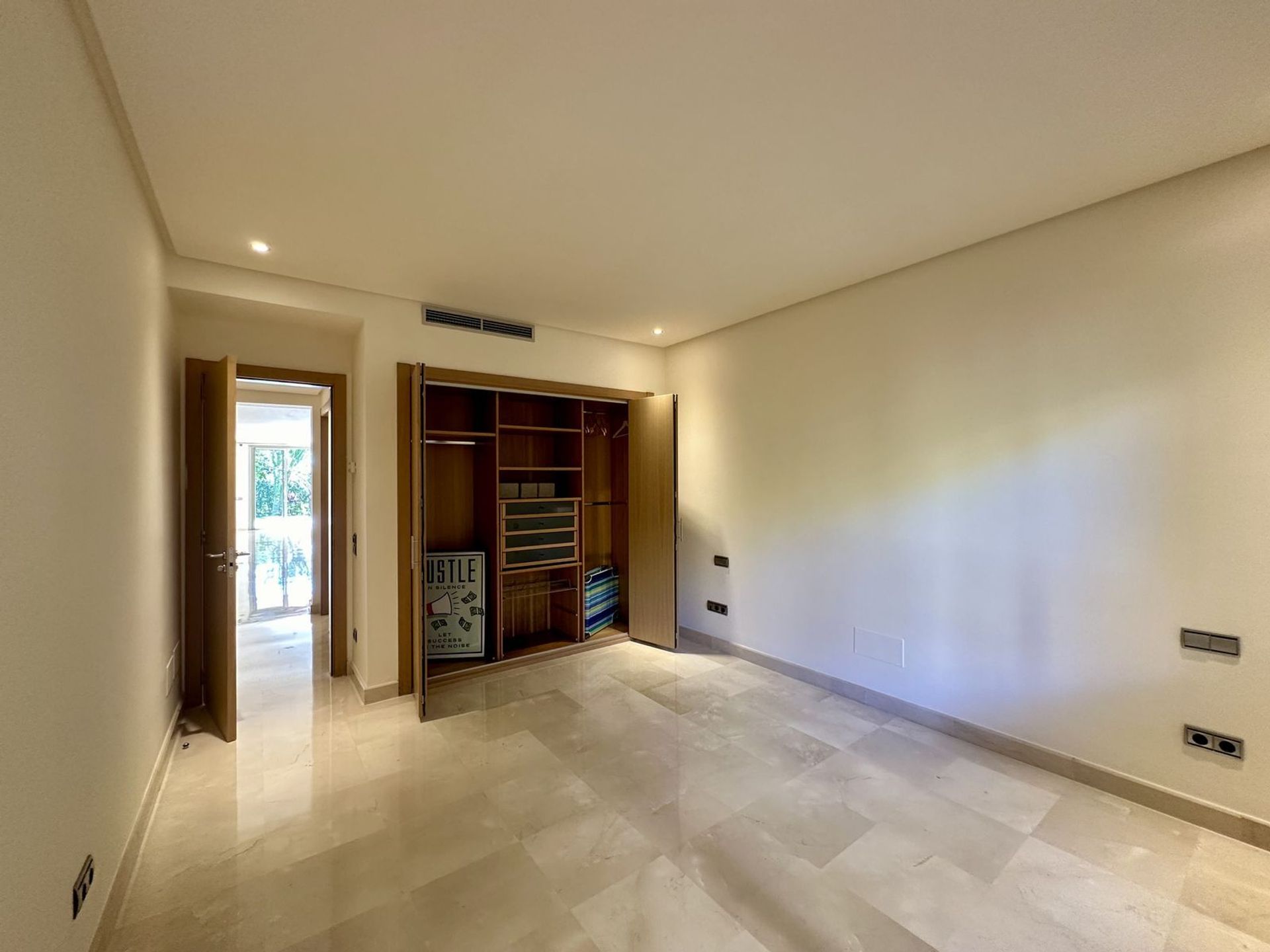 Condominium in Marbella, Andalucía 12528696