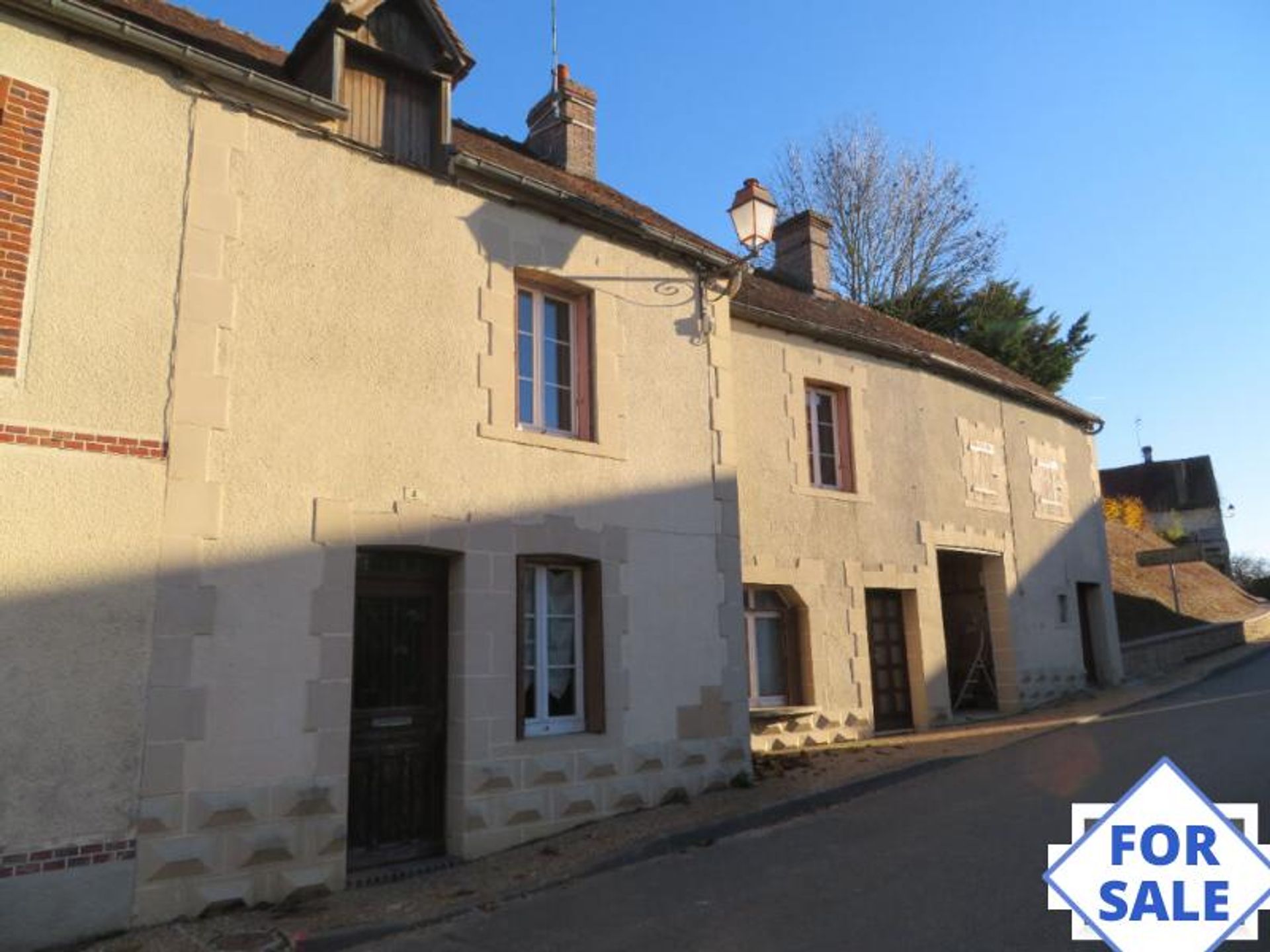 casa no Saint-Hilaire-le-Châtel, Normandy 12528758