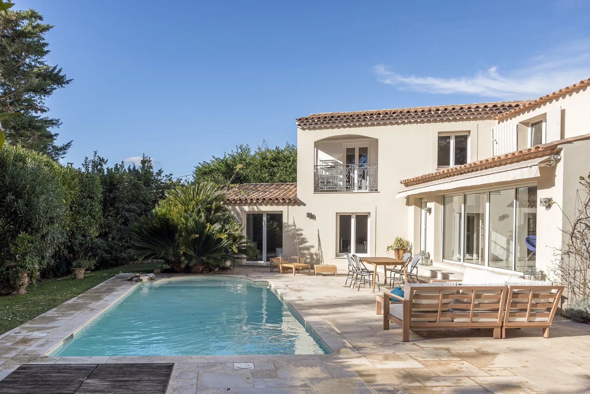 Hus i Le Cannet, Provence-Alpes-Cote d'Azur 12530014