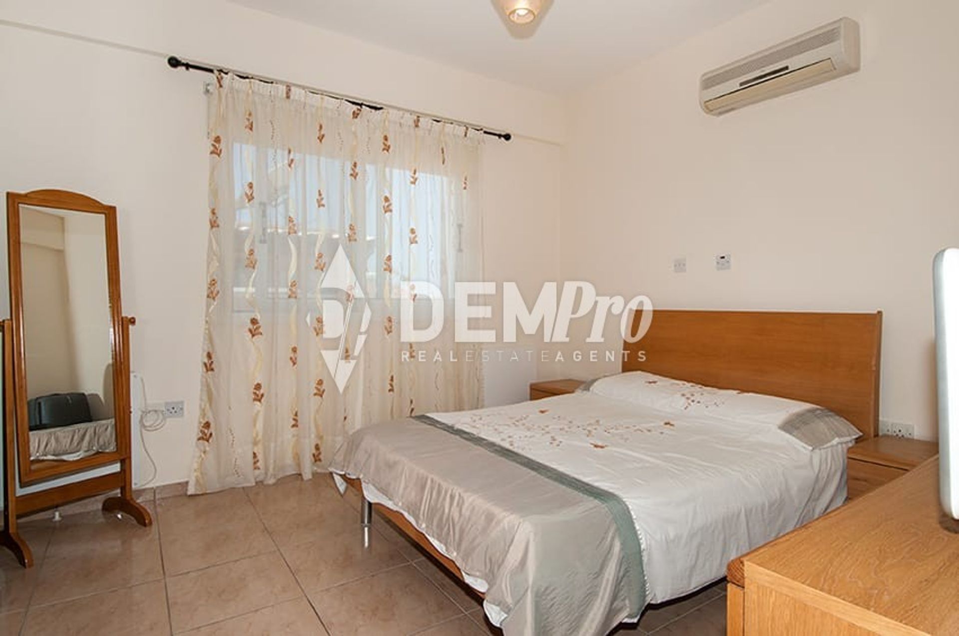 公寓 在 Paphos, Paphos 12531480