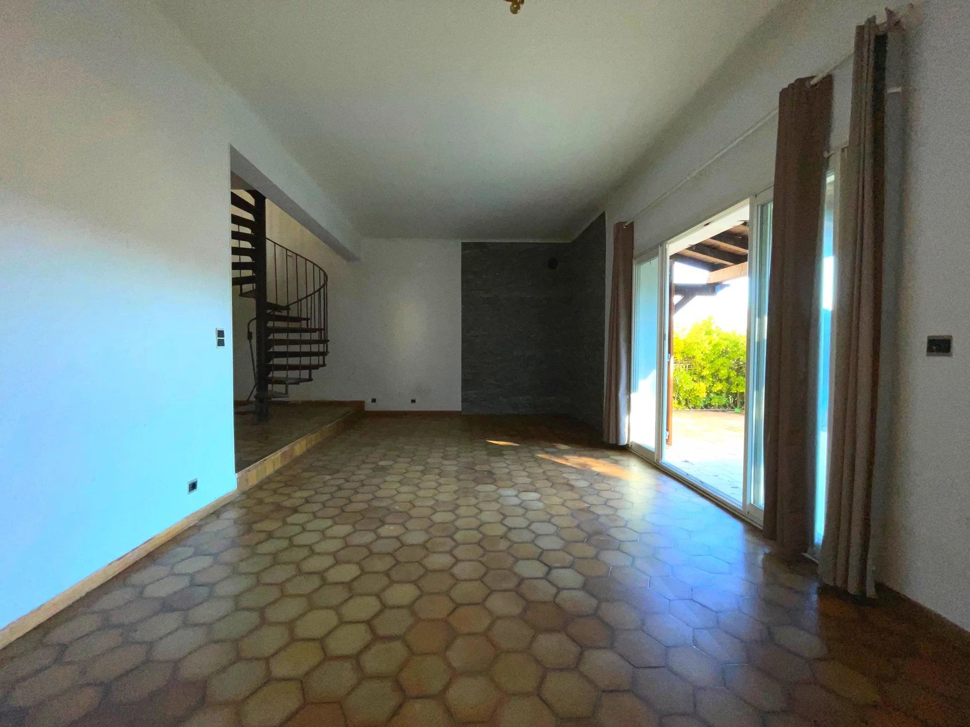 casa no Aubagne, Provence-Alpes-Cote d'Azur 12532047