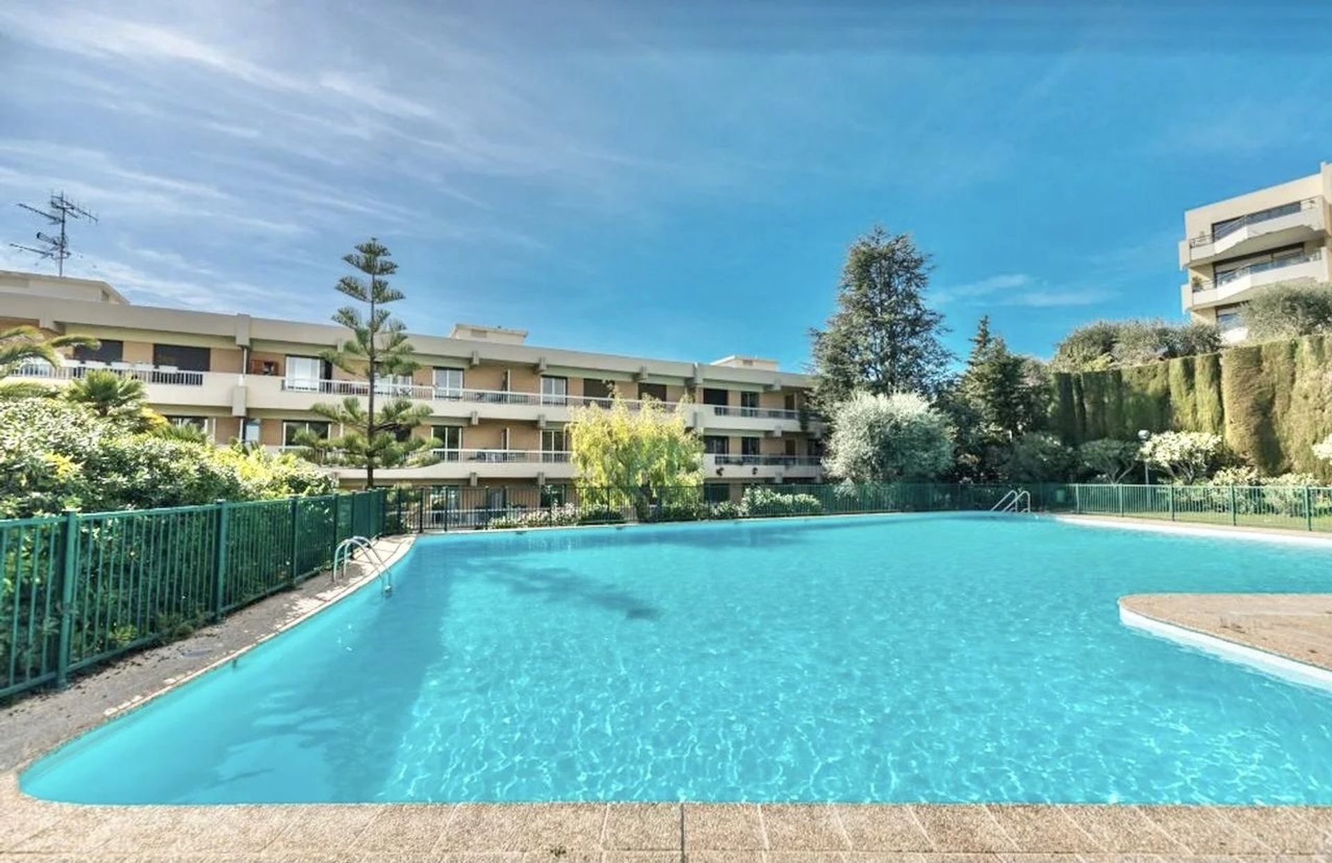 Condominio en Santa Hélène, Provenza-Alpes-Costa Azul 12532071