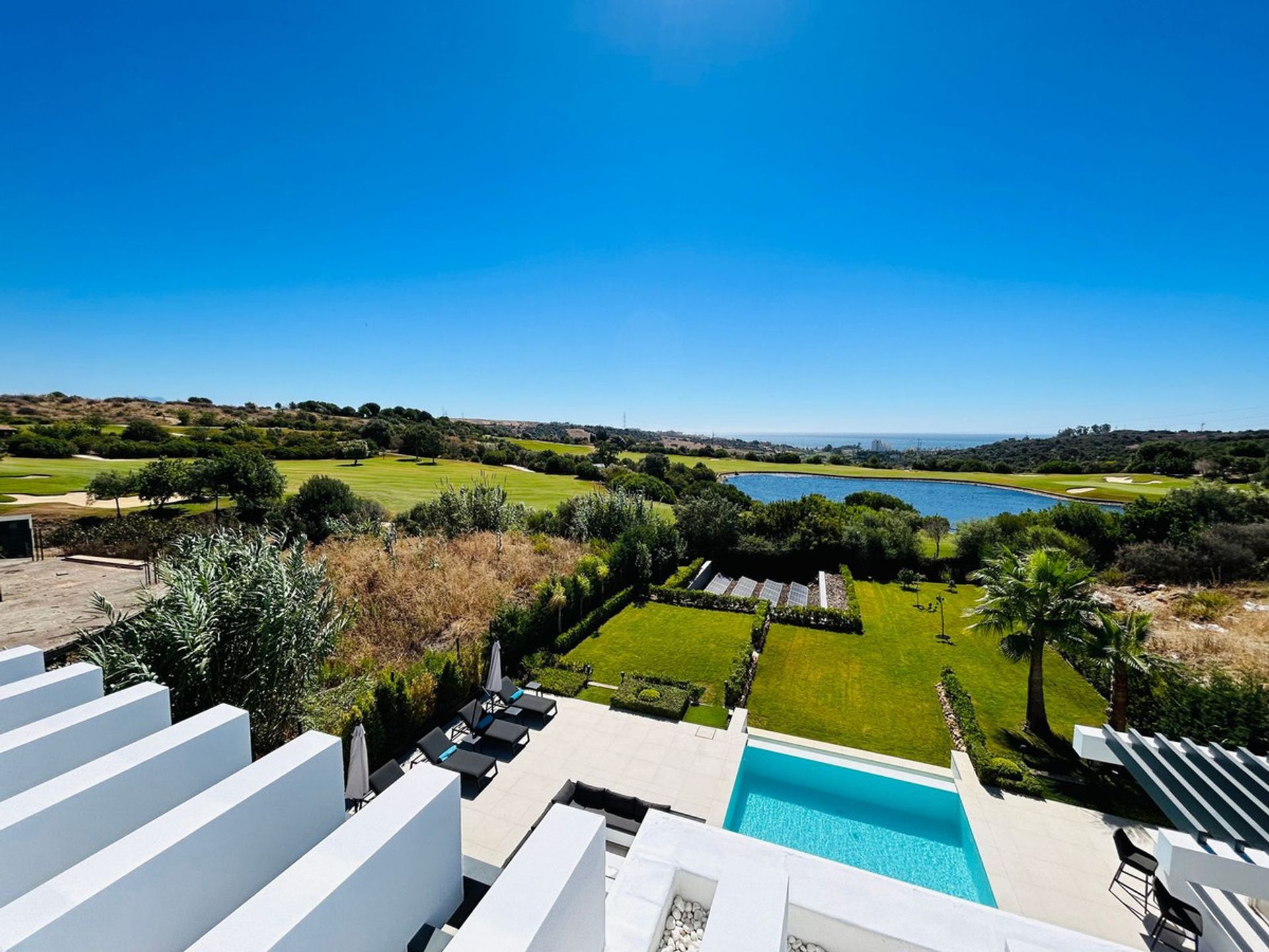 Casa nel Estepona, Andalusia 12532417