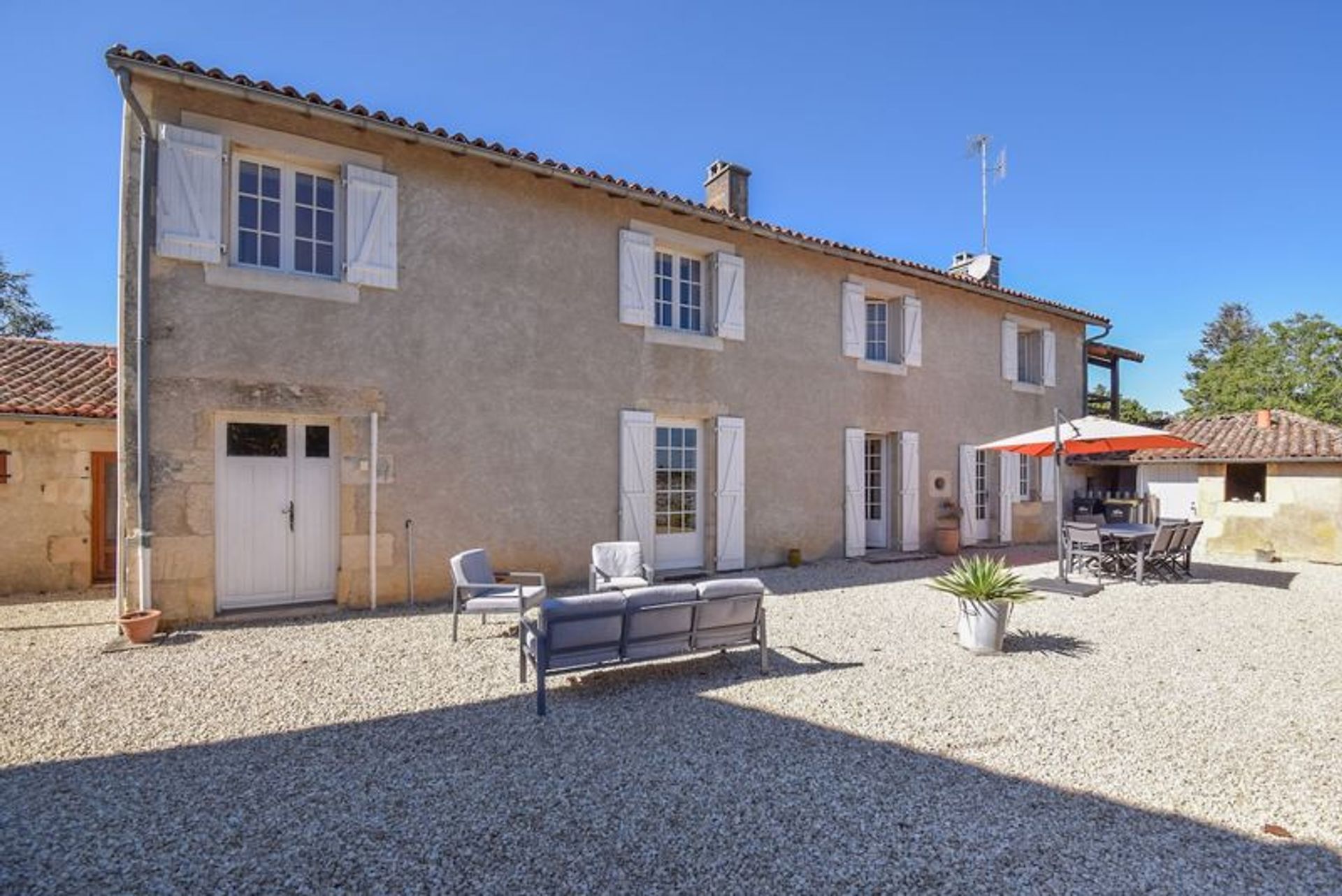 rumah dalam Blanzay, Nouvelle-Aquitaine 12534634