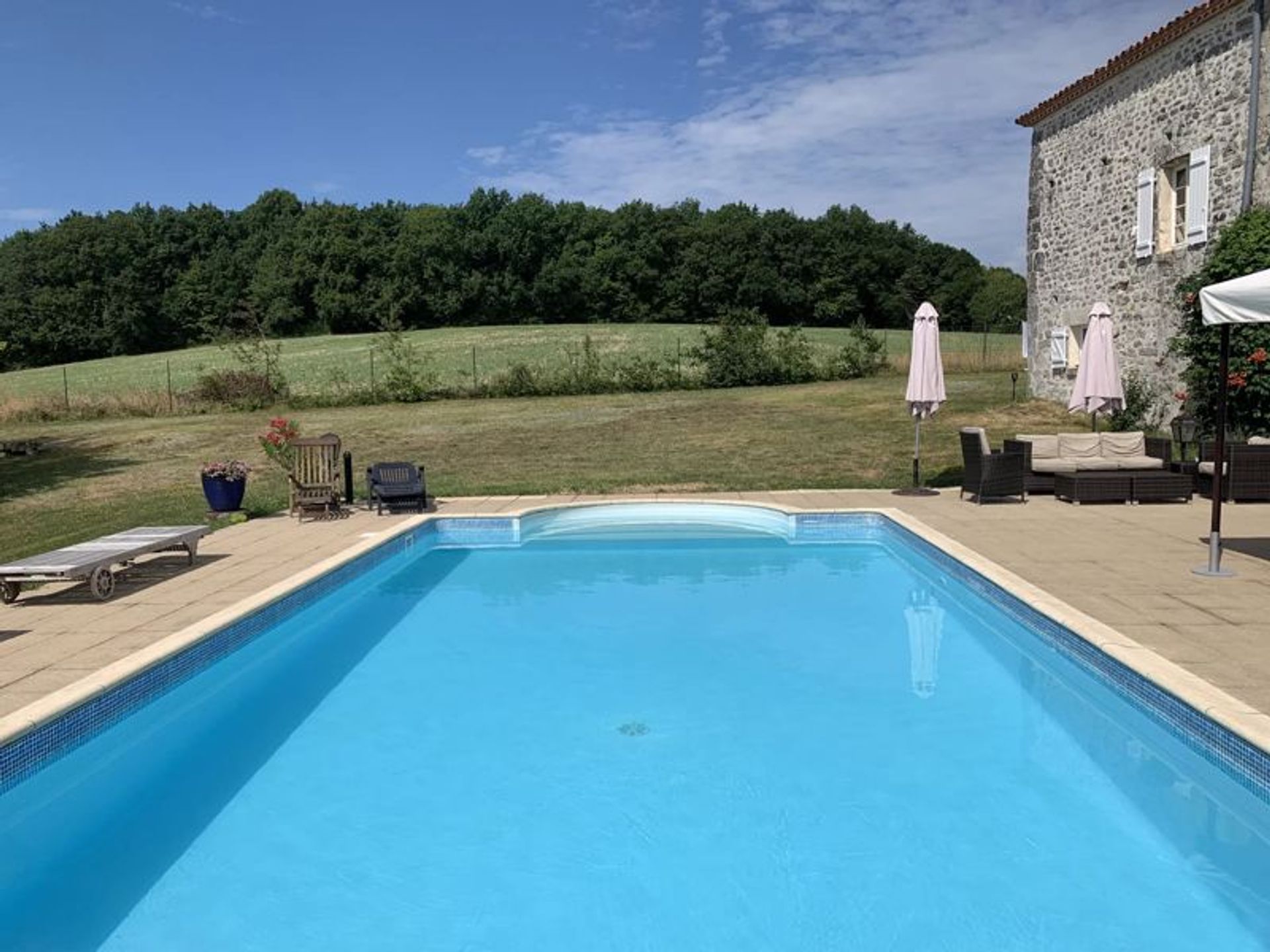 Condominium dans Chadurie, Nouvelle-Aquitaine 12534635