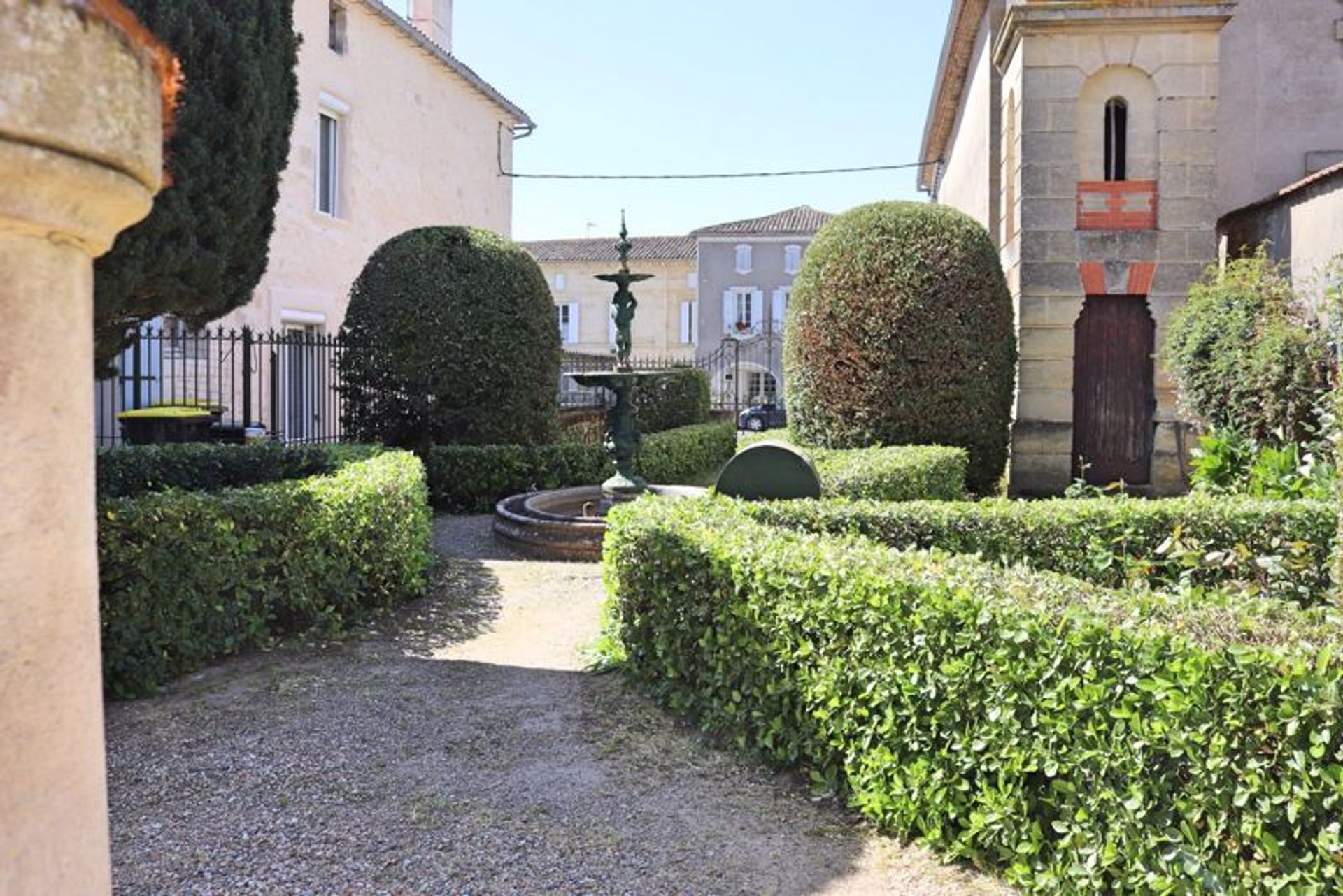 House in Pujols, Nouvelle-Aquitaine 12534672