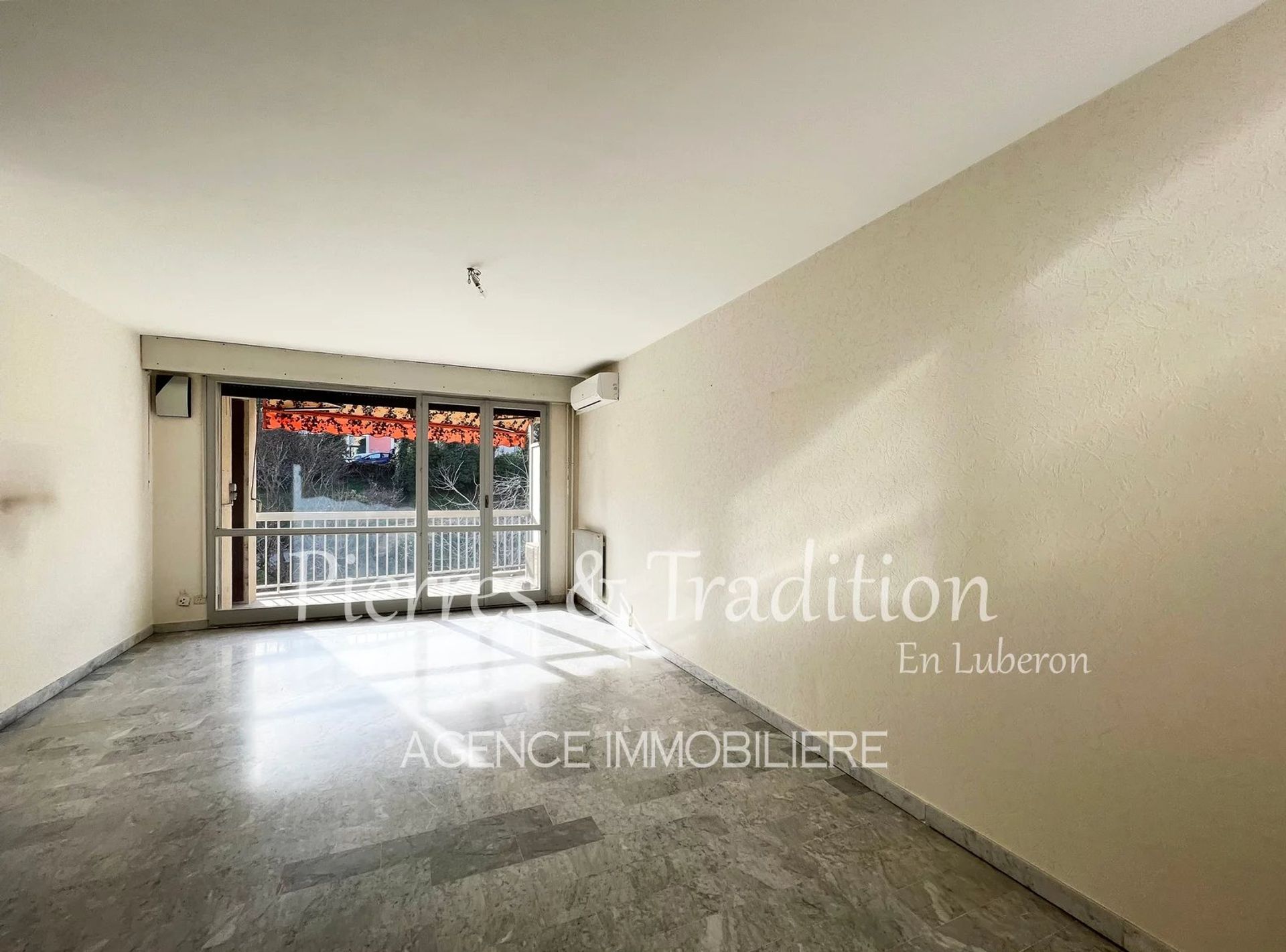 Kondominium w Apt, Provence-Alpes-Cote d'Azur 12535356