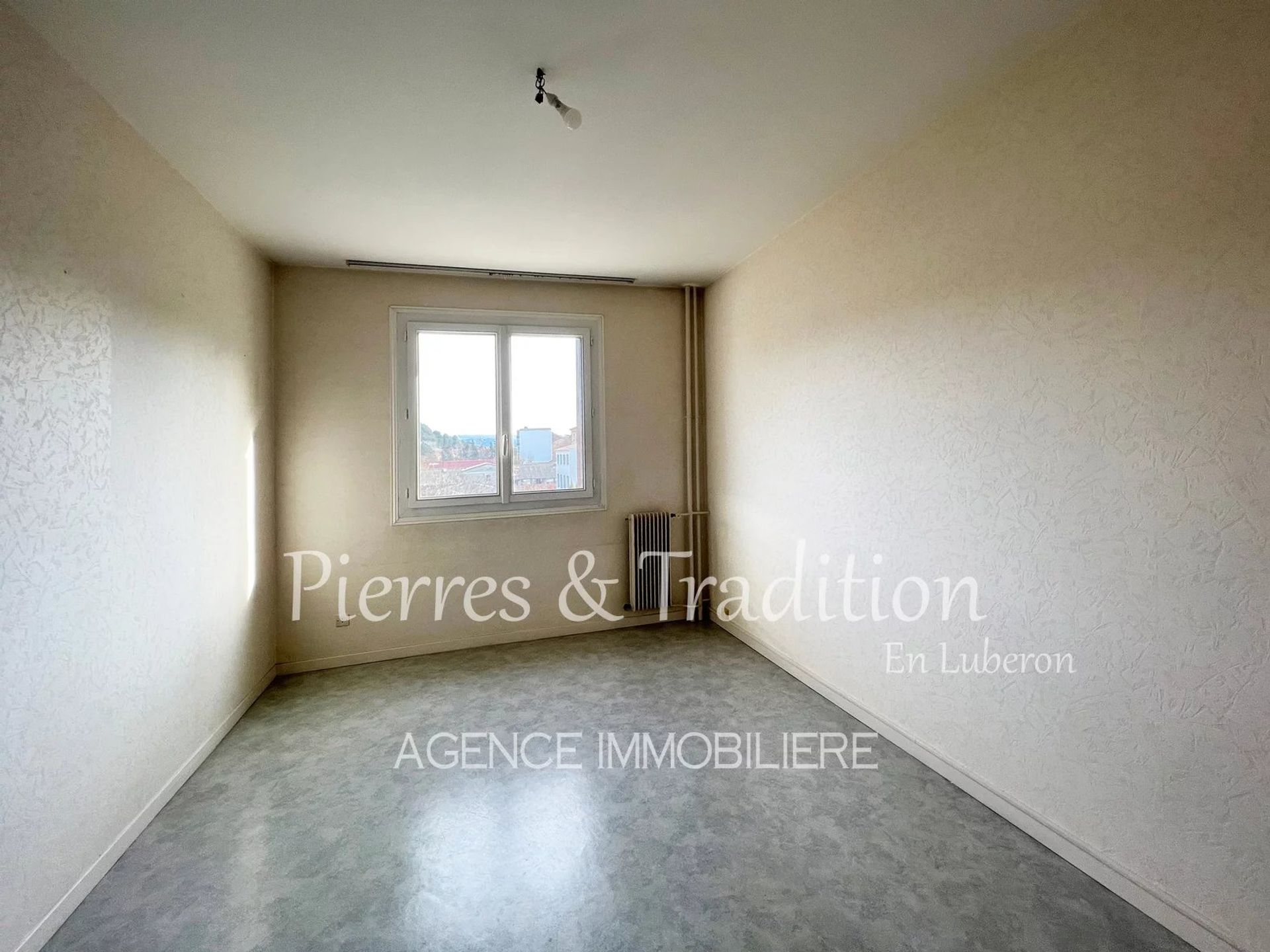 Condominium dans Apt, Provence-Alpes-Cote d'Azur 12535356