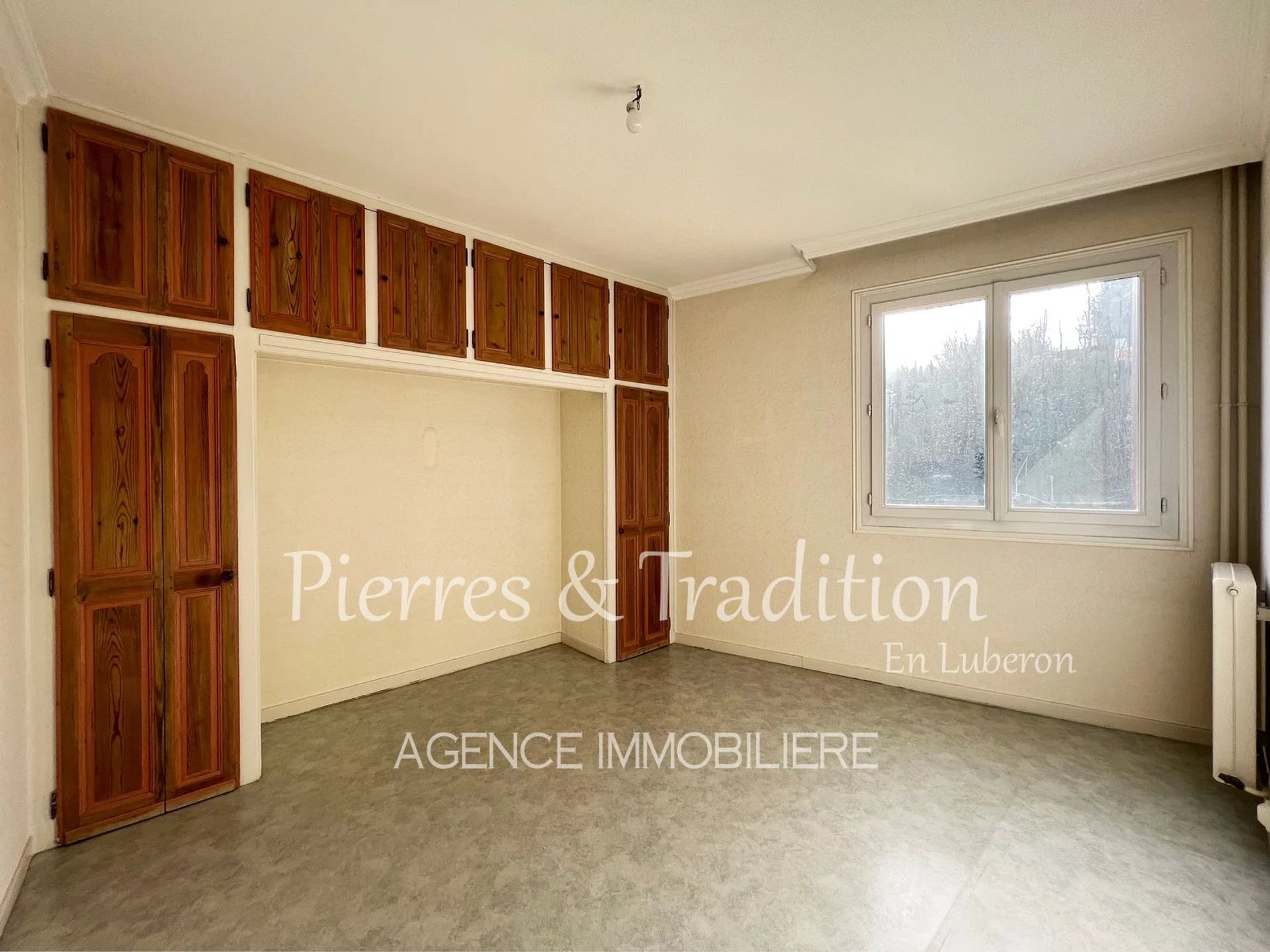 公寓 在 Apt, Provence-Alpes-Cote d'Azur 12535356