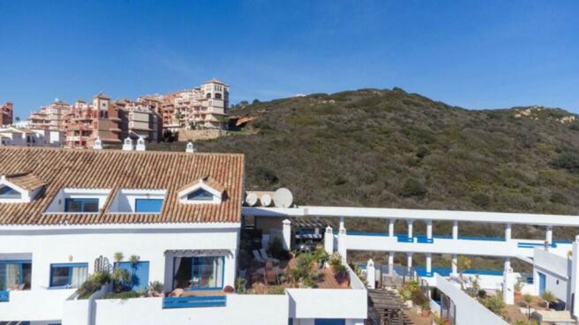 Condominio nel Puerto de la Duquesa, Andalusia 12535580