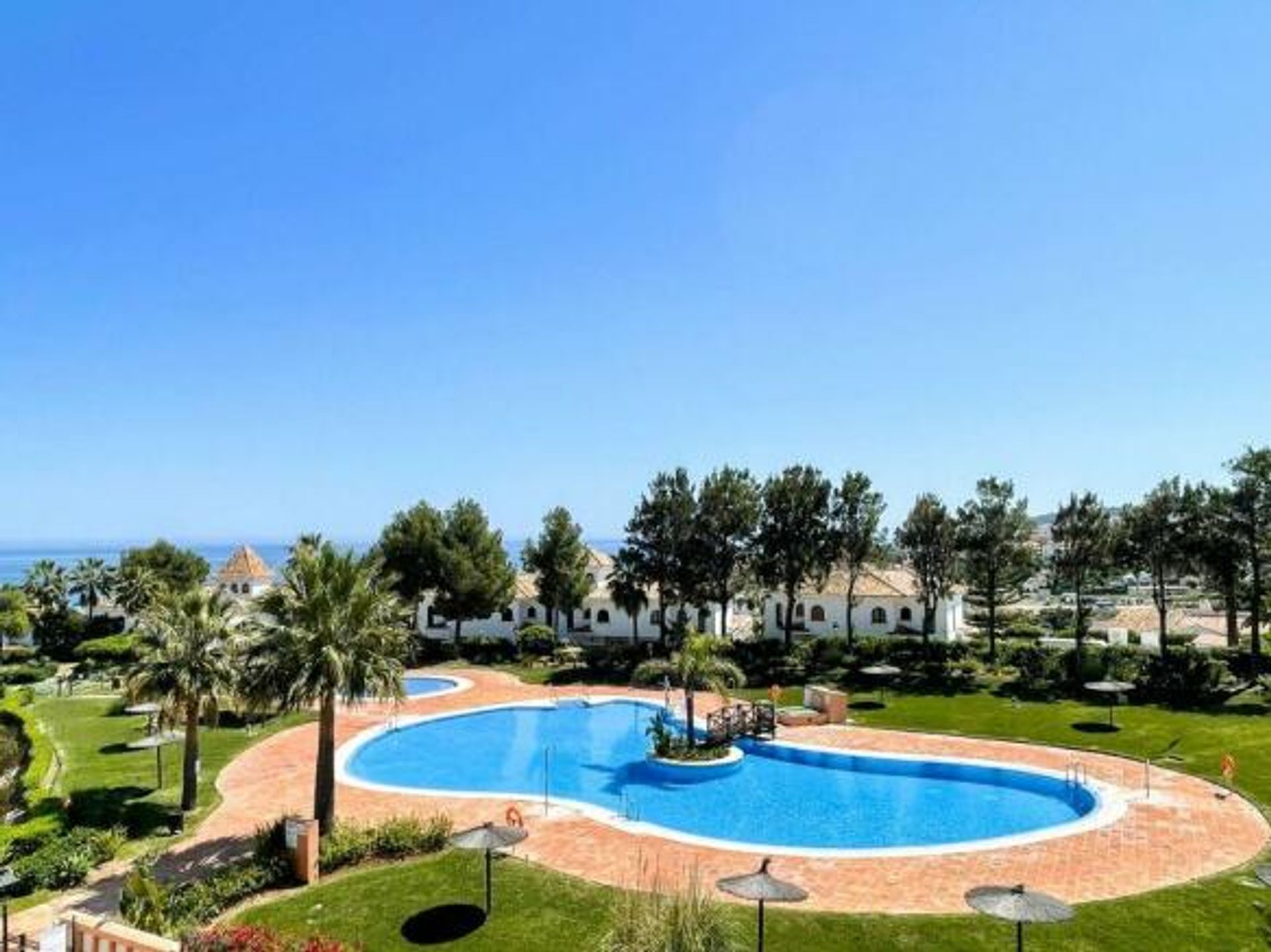 Condominio nel Puerto de la Duquesa, Andalusia 12535580