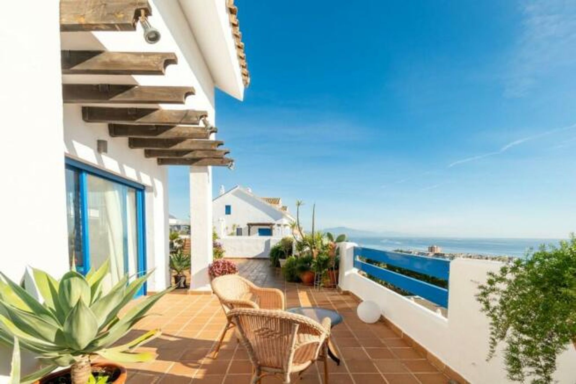 Condominio nel Puerto de la Duquesa, Andalusia 12535580