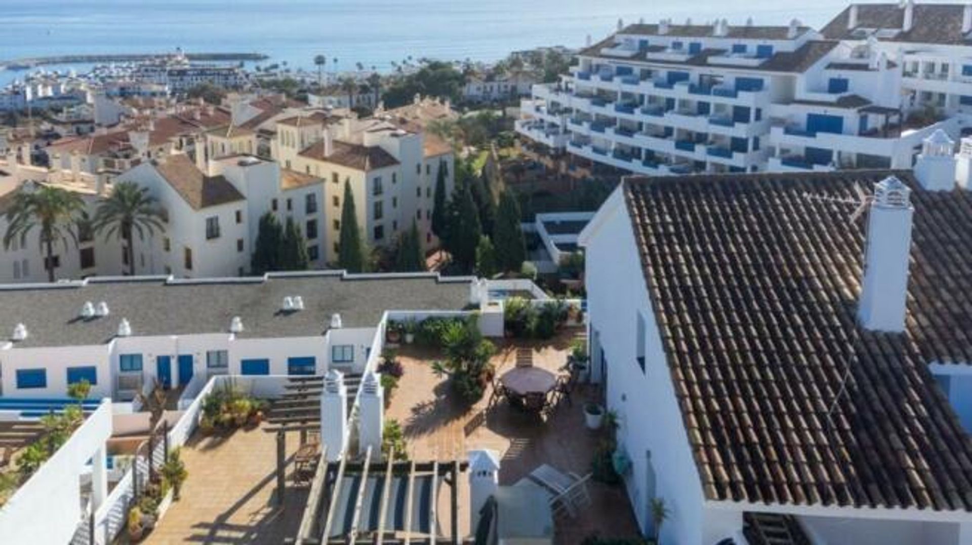 Condominio nel Puerto de la Duquesa, Andalusia 12535580