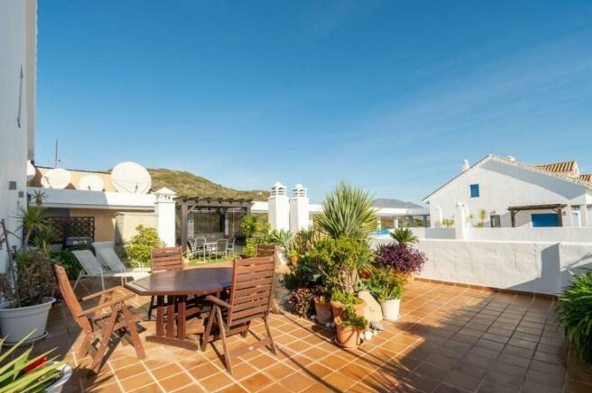 Condominio nel Puerto de la Duquesa, Andalusia 12535580