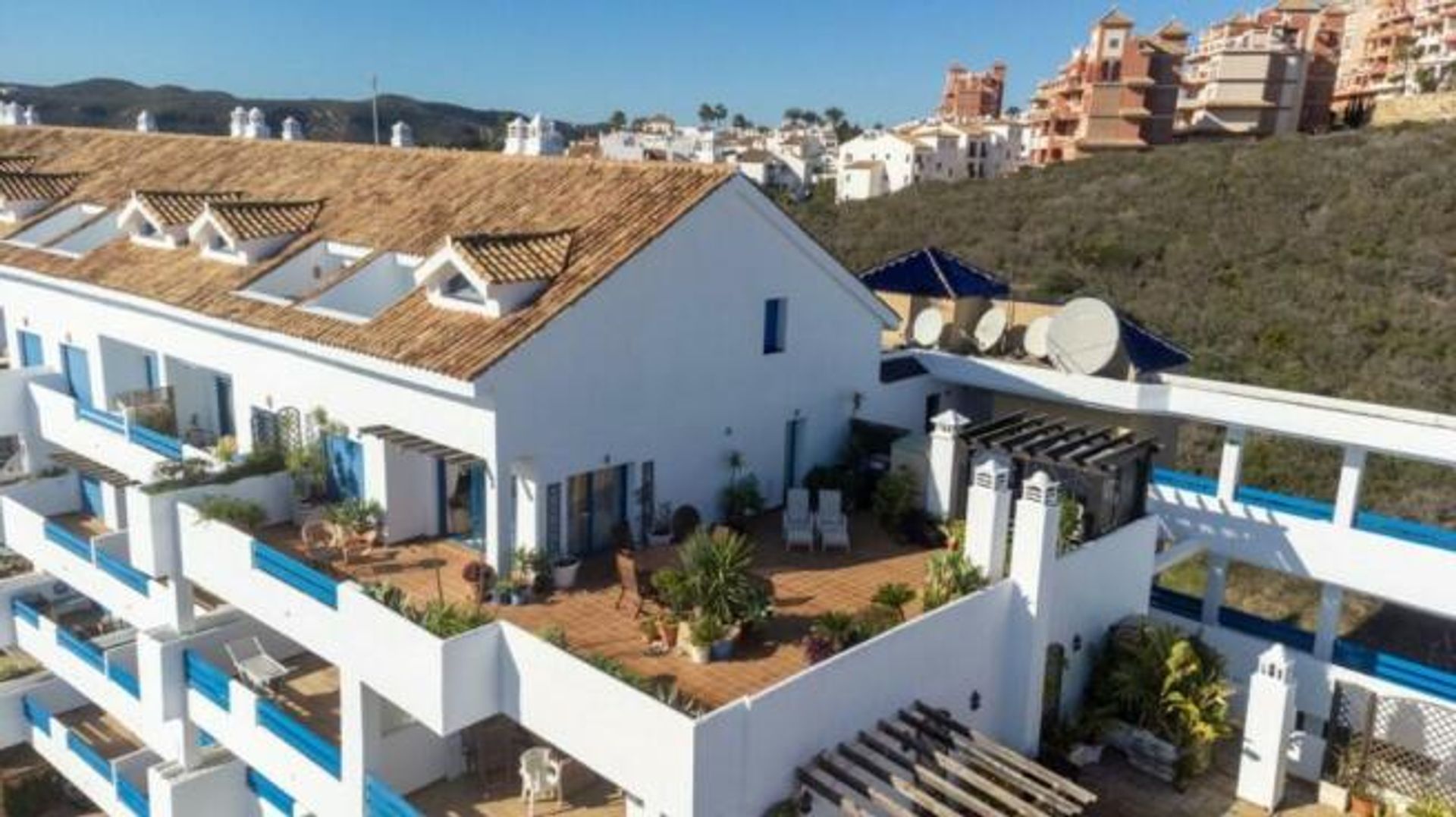 Condominio nel Puerto de la Duquesa, Andalusia 12535580