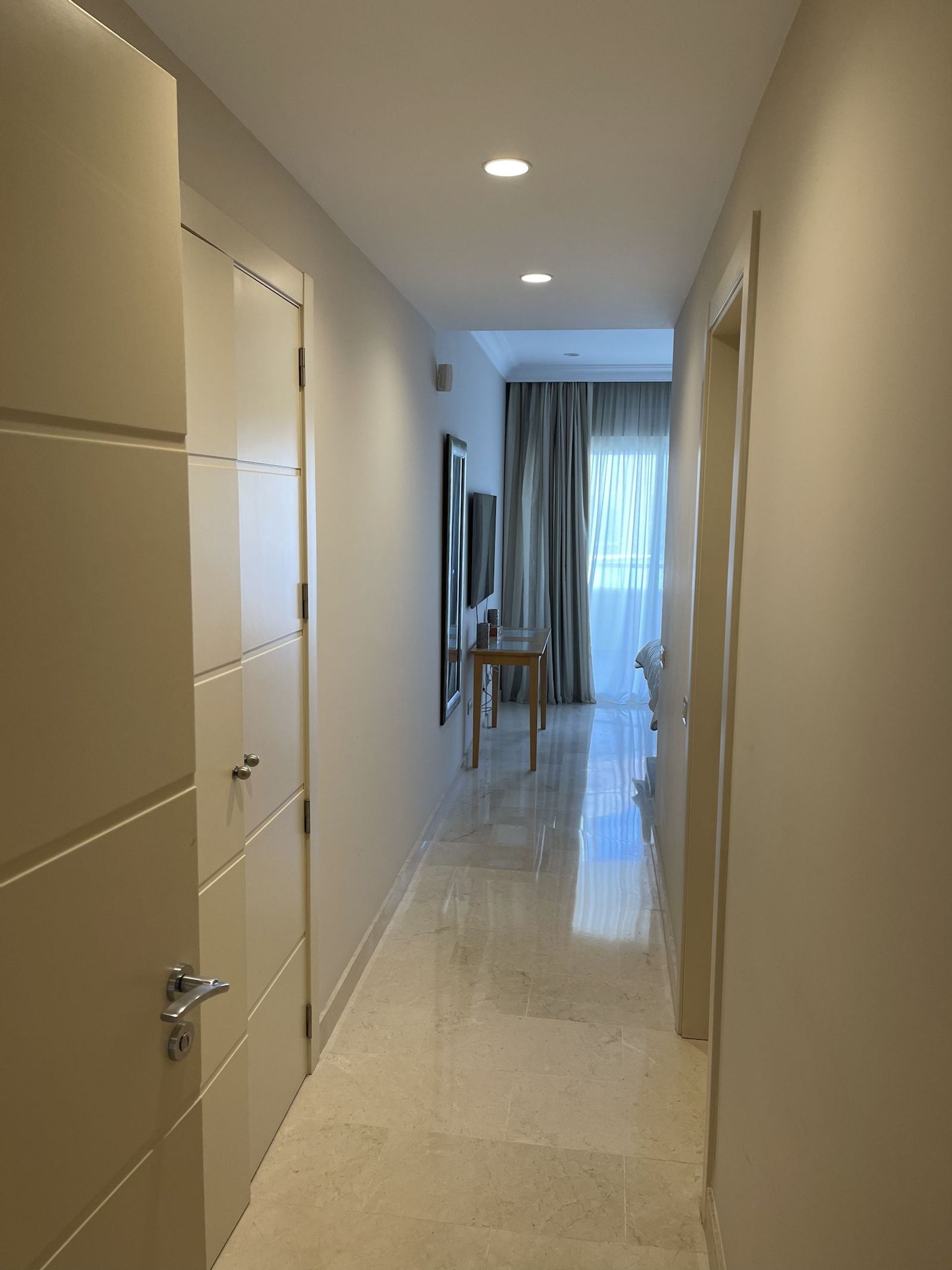 Condominium in Estepona, Andalucía 12535704