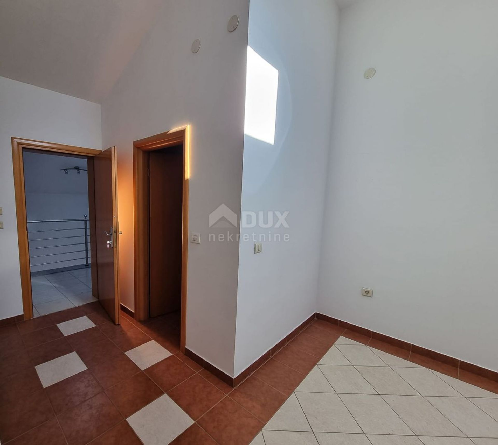 Condominio nel Novi Vinodolski, Primorsko-Goranska Zupanija 12536300