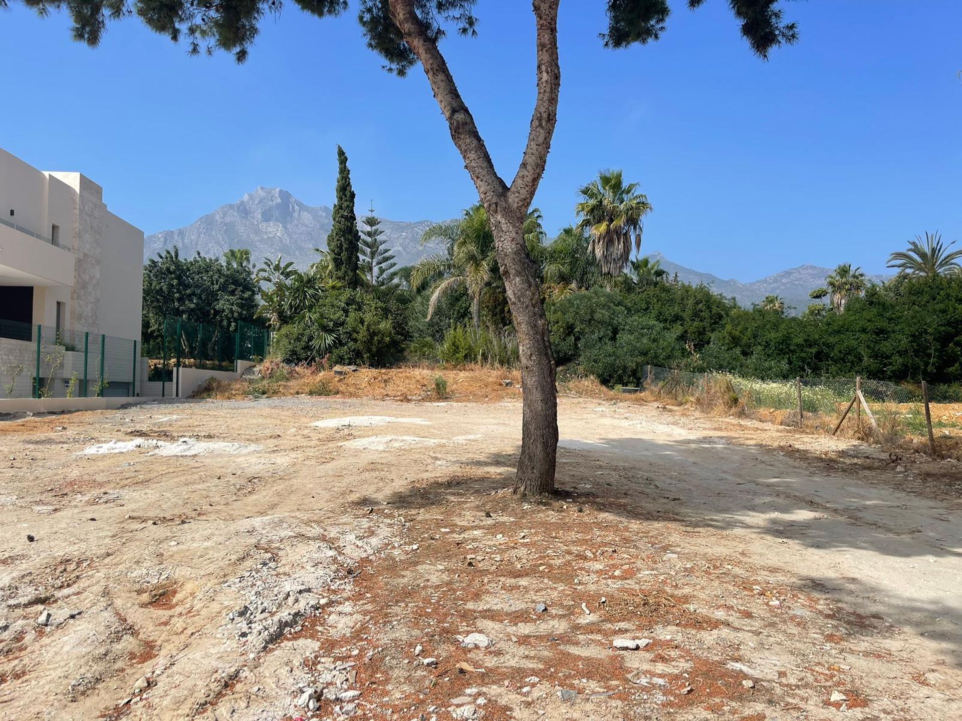 Land in Marbella, Andalucía 12536361